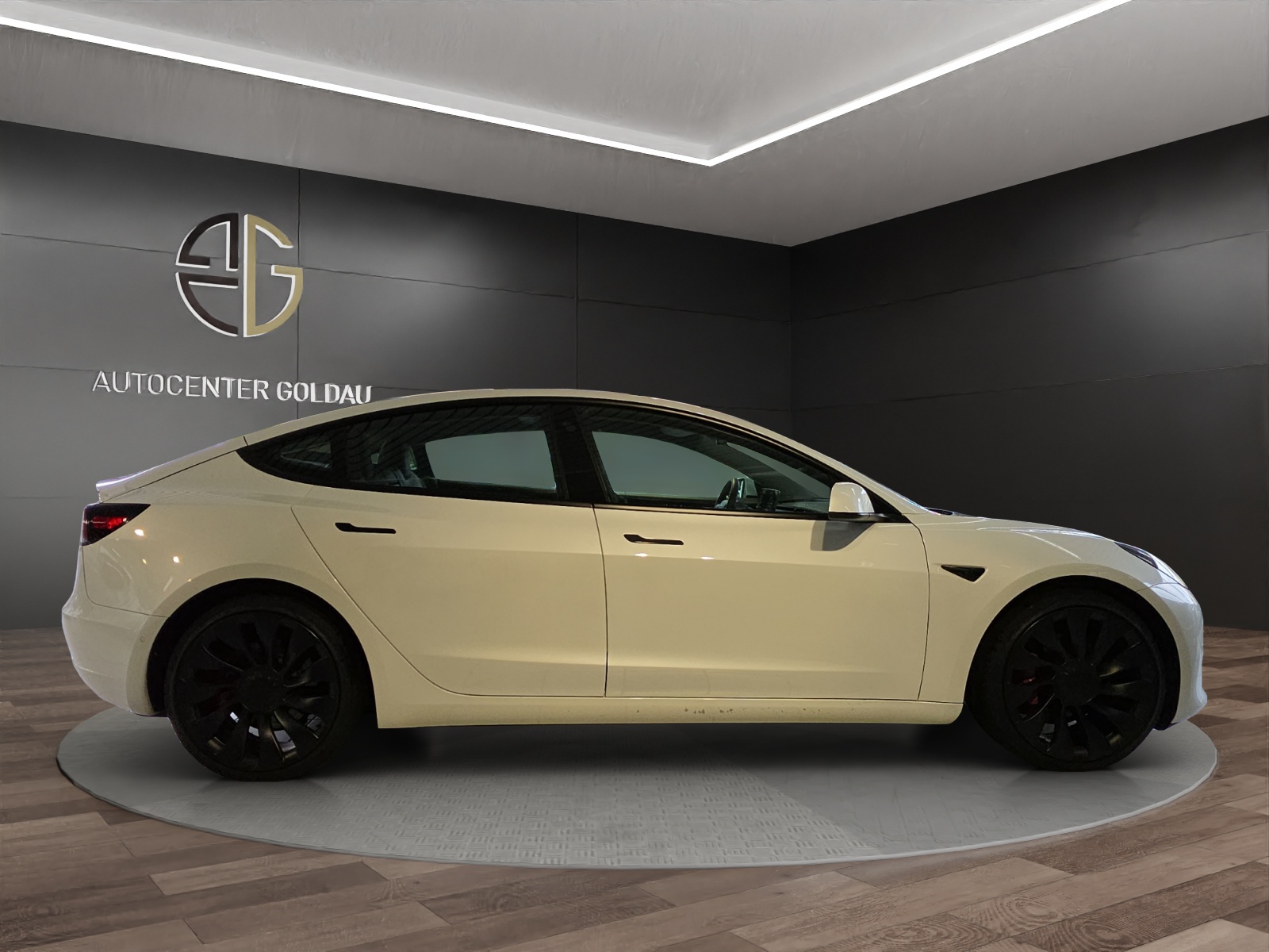 TESLA Model 3 Performance Dual Motor AWD-image-4