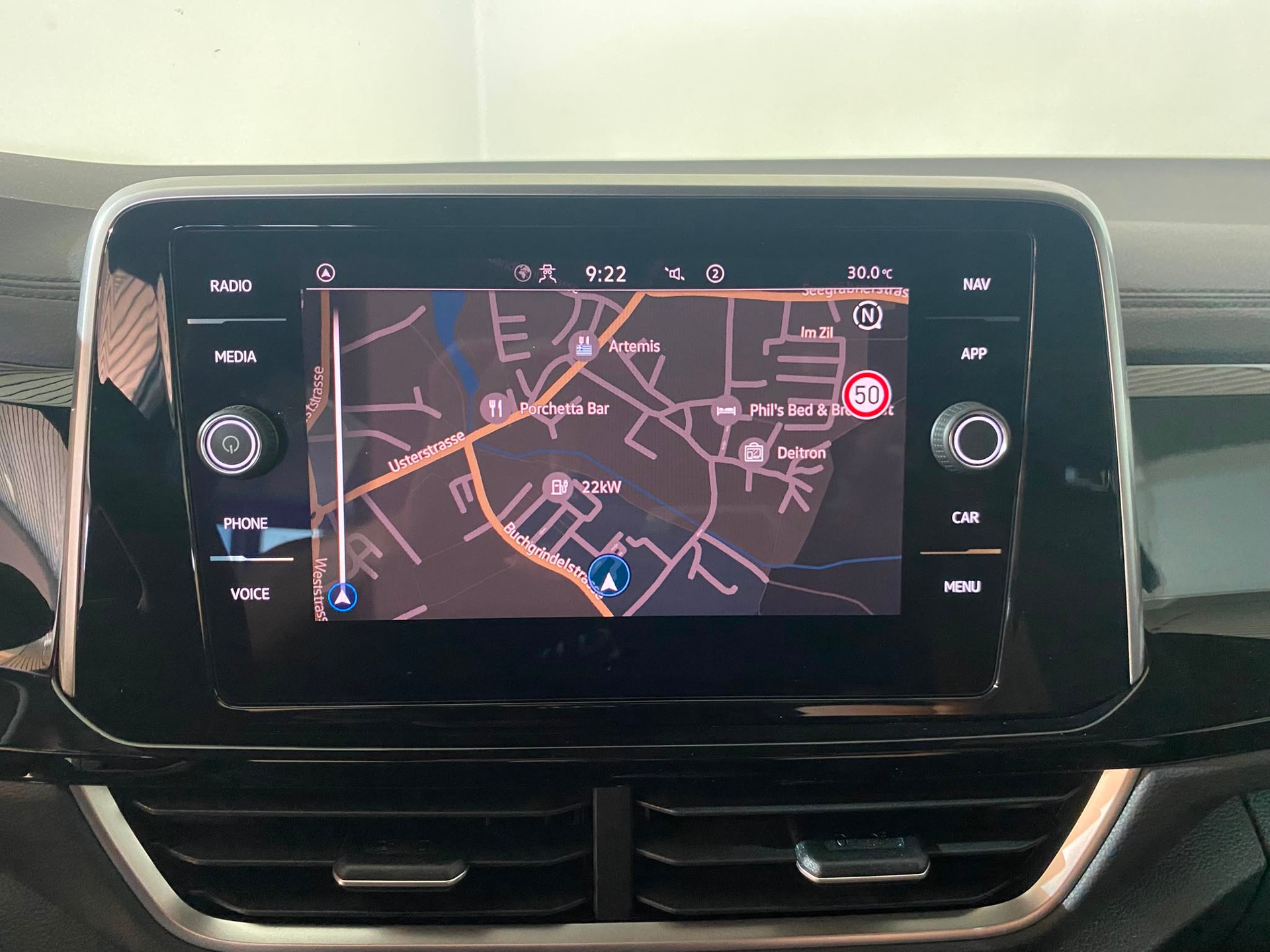 VW T-Roc 1.5 TSI EVO R-Line DSG-image-11