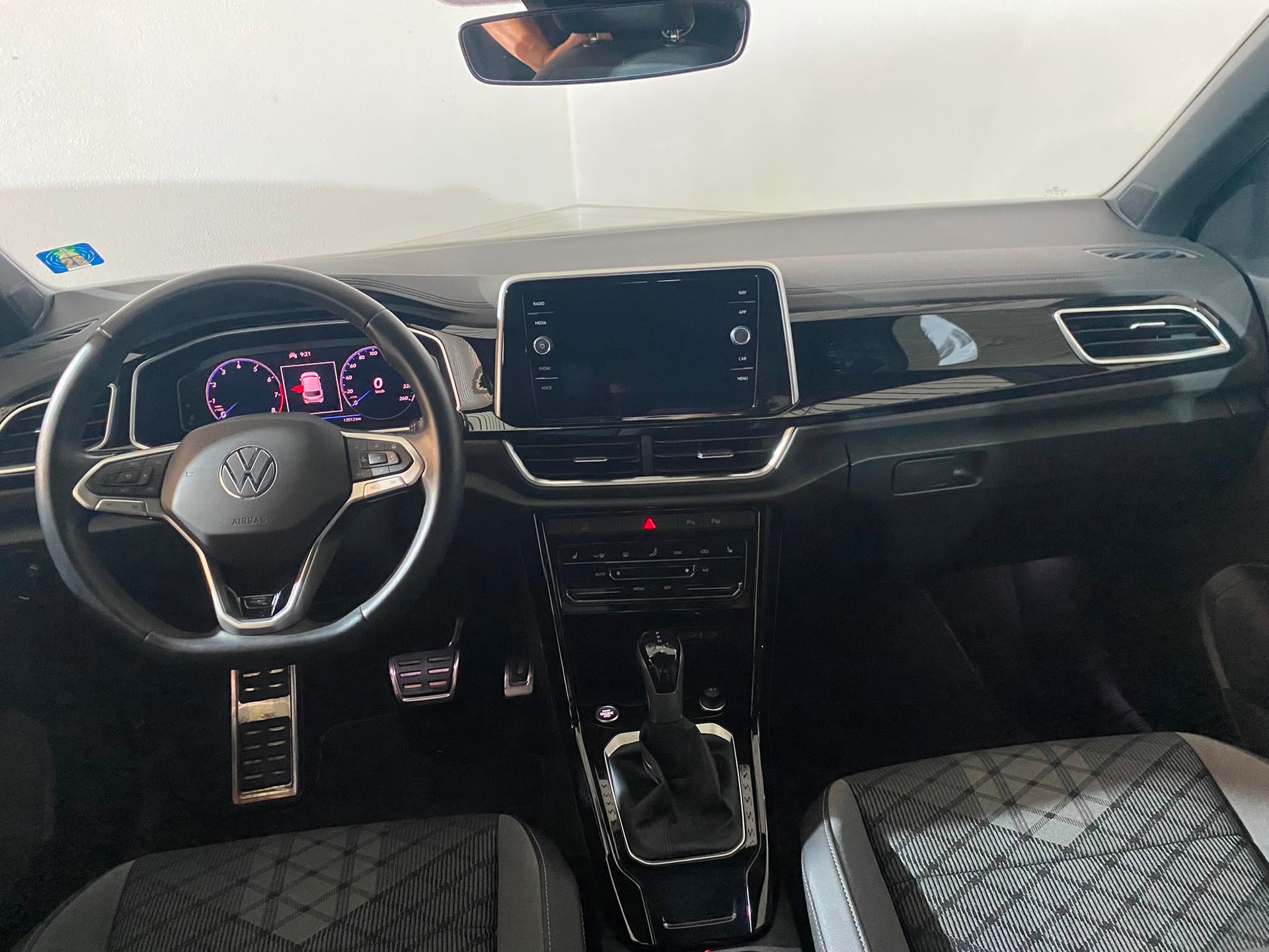 VW T-Roc 1.5 TSI EVO R-Line DSG-image-9