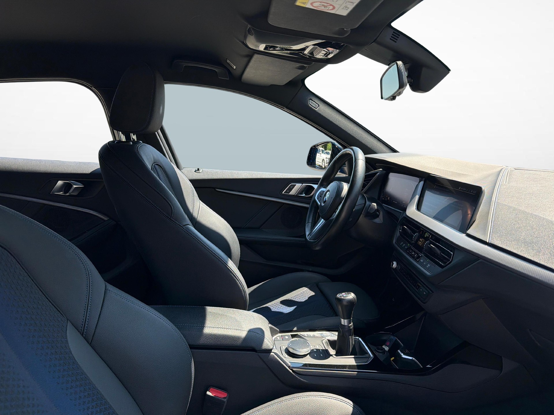 BMW 118d-image-17