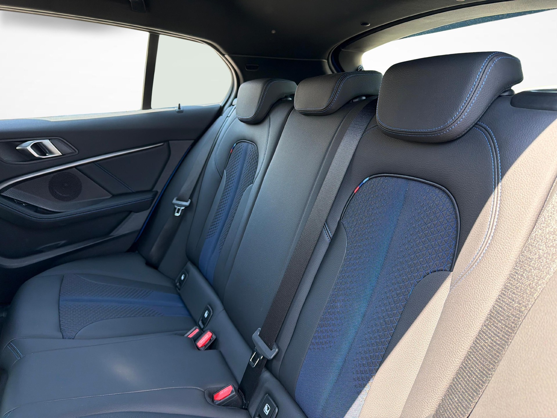 BMW 118d-image-19