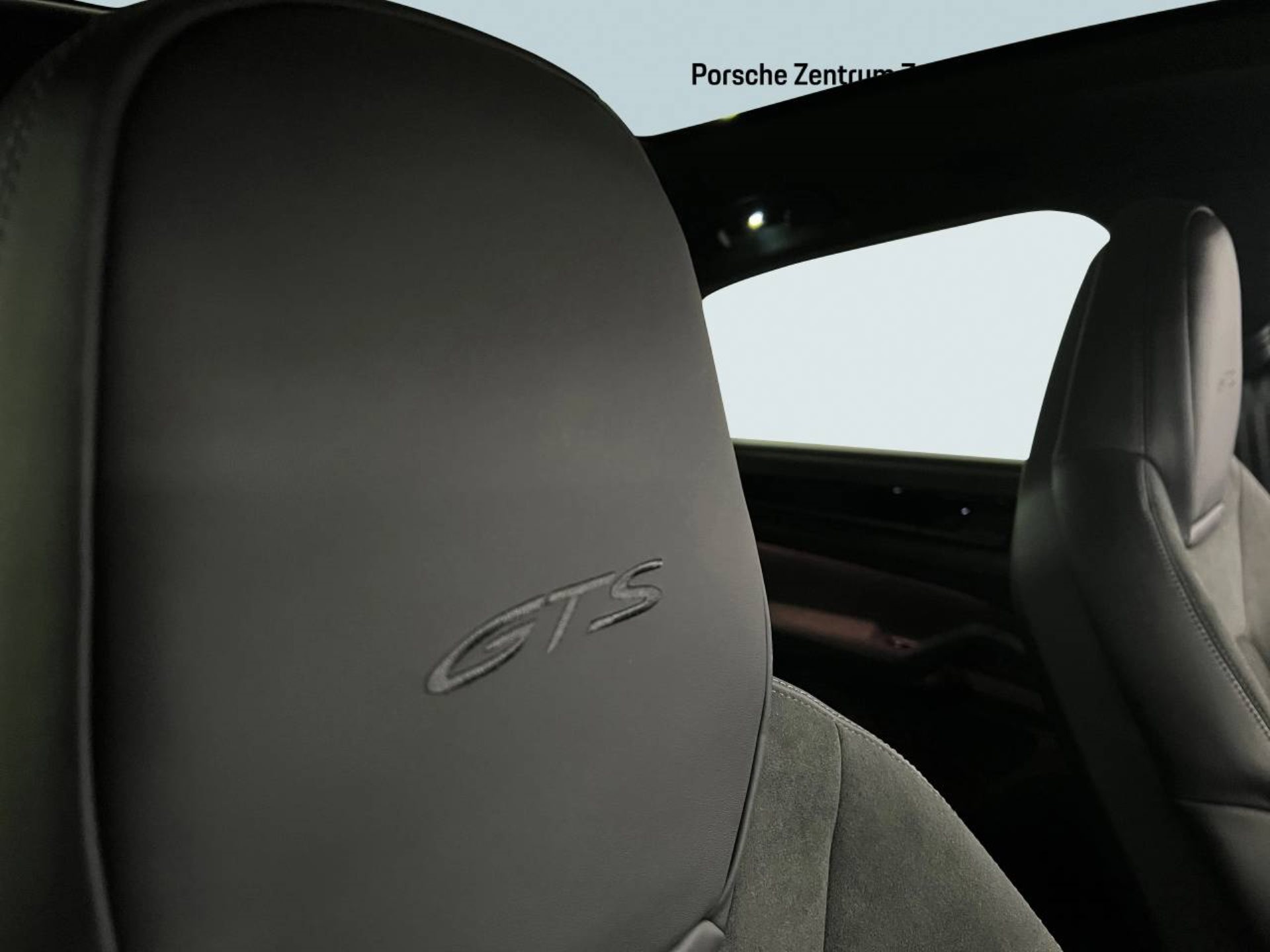 PORSCHE Cayenne GTS Coupé-image-21