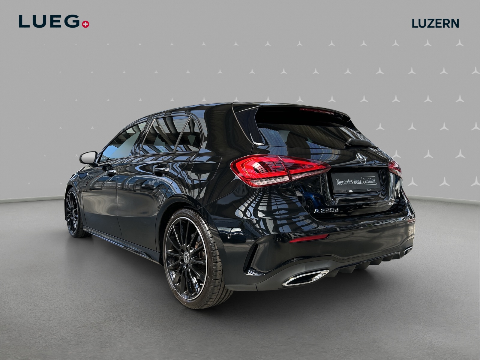 MERCEDES-BENZ A 220 d 4Matic AMG Line-image-2