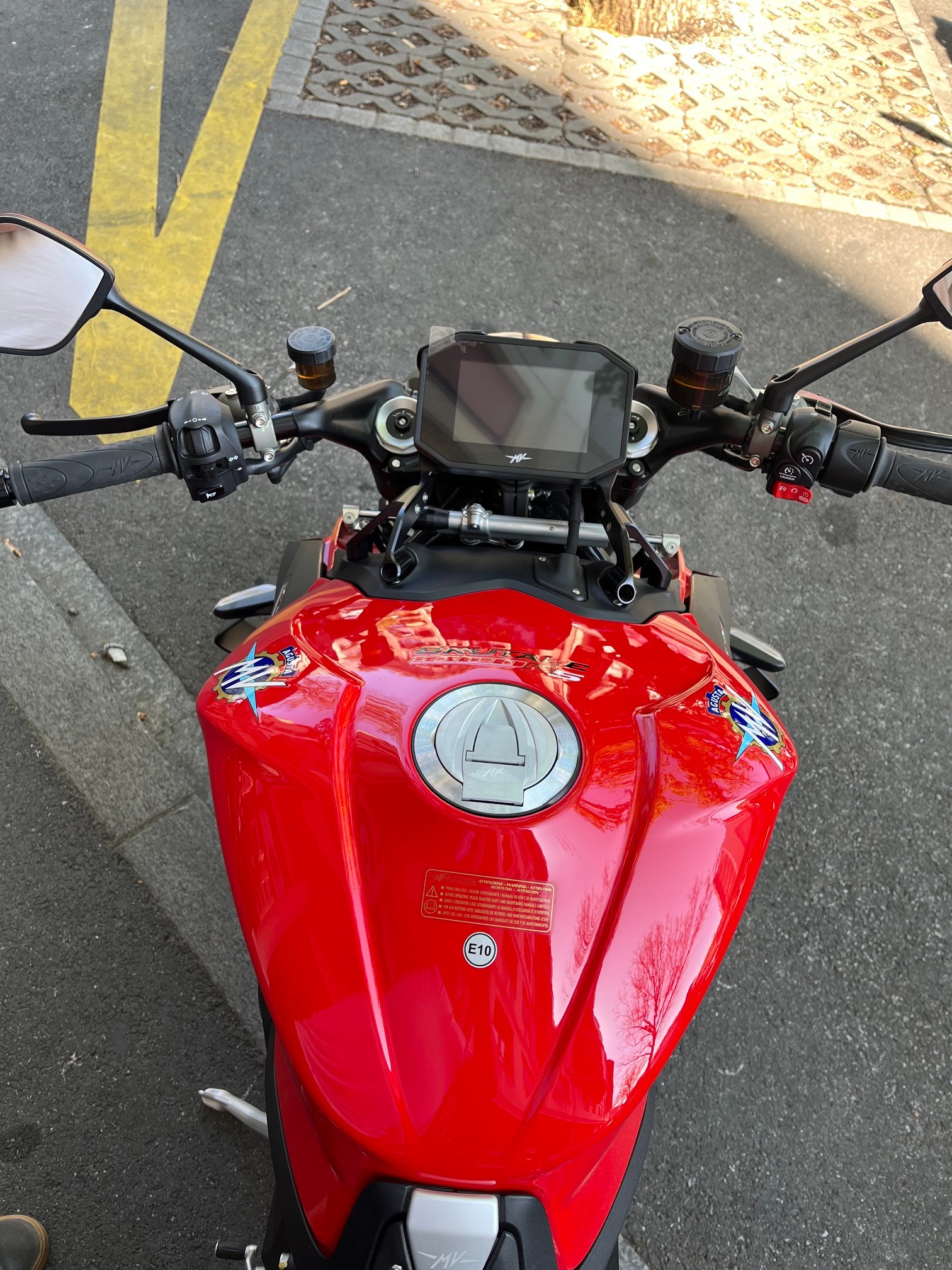 MV AGUSTA B4 Brutale 1000 RS-image-2