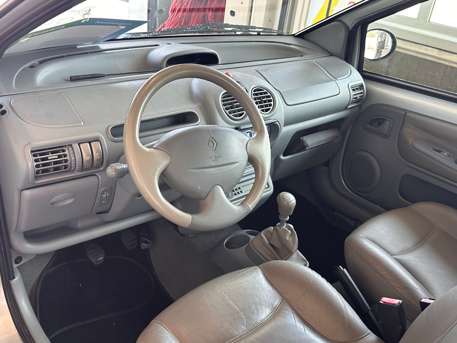 RENAULT Twingo 1.2 16V Forever-image-9