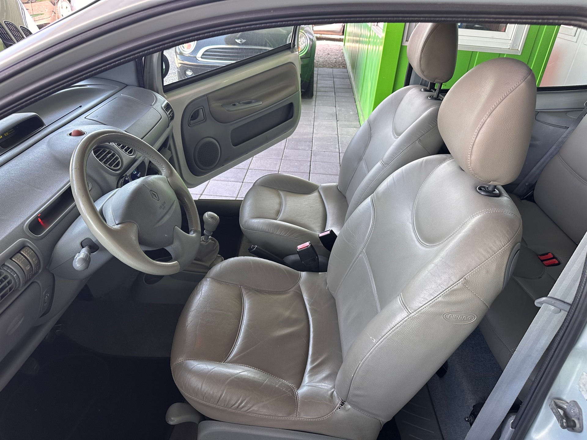 RENAULT Twingo 1.2 16V Forever-image-12