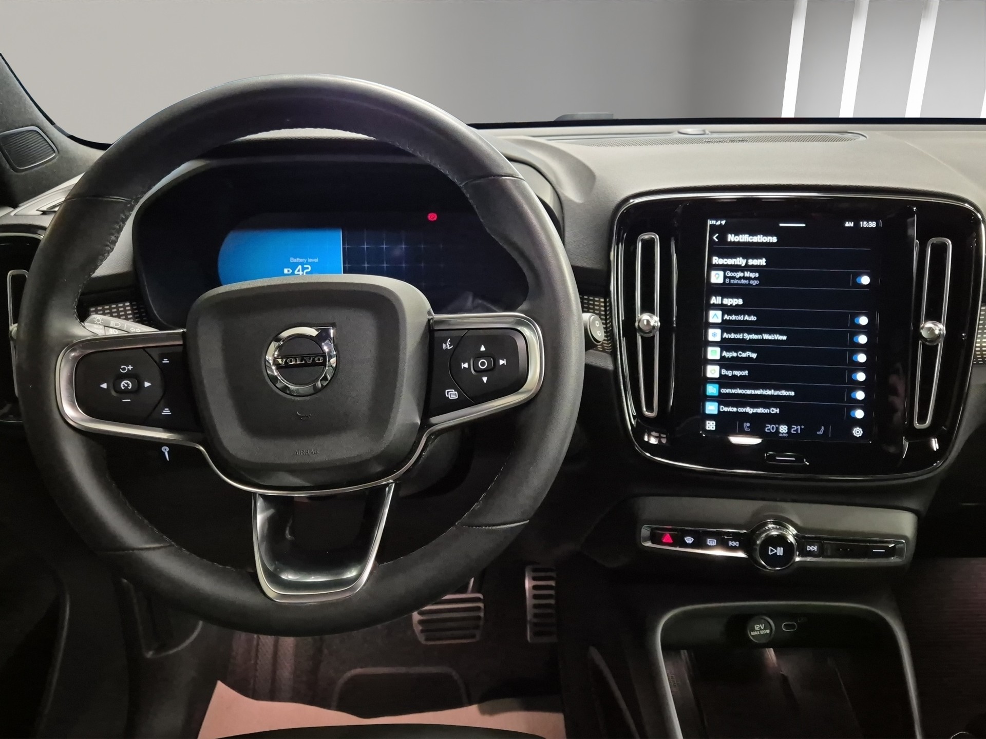 VOLVO XC40 Recharge P6 Ultimate FWD-image-8