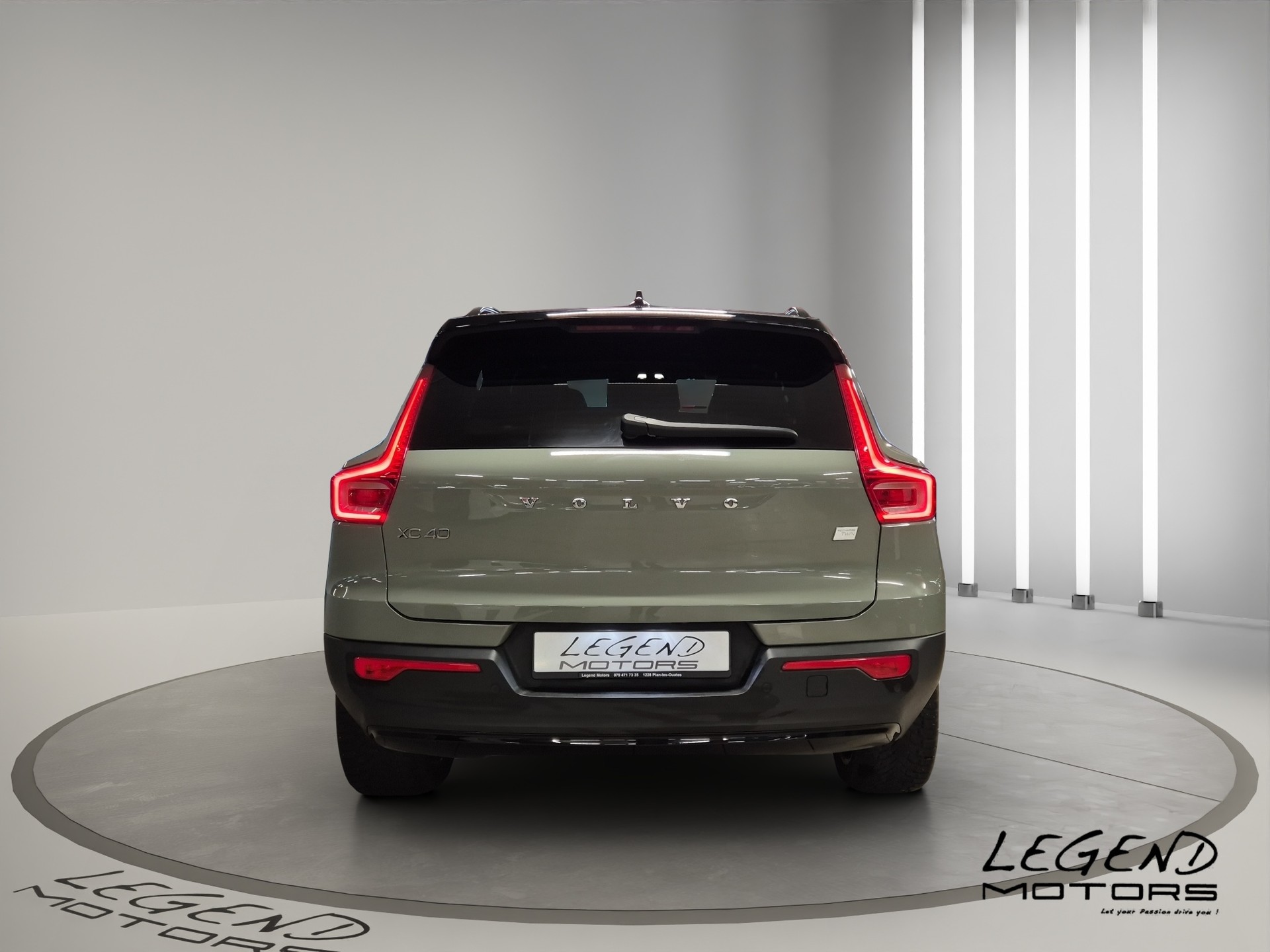 VOLVO XC40 Recharge P6 Ultimate FWD-image-4