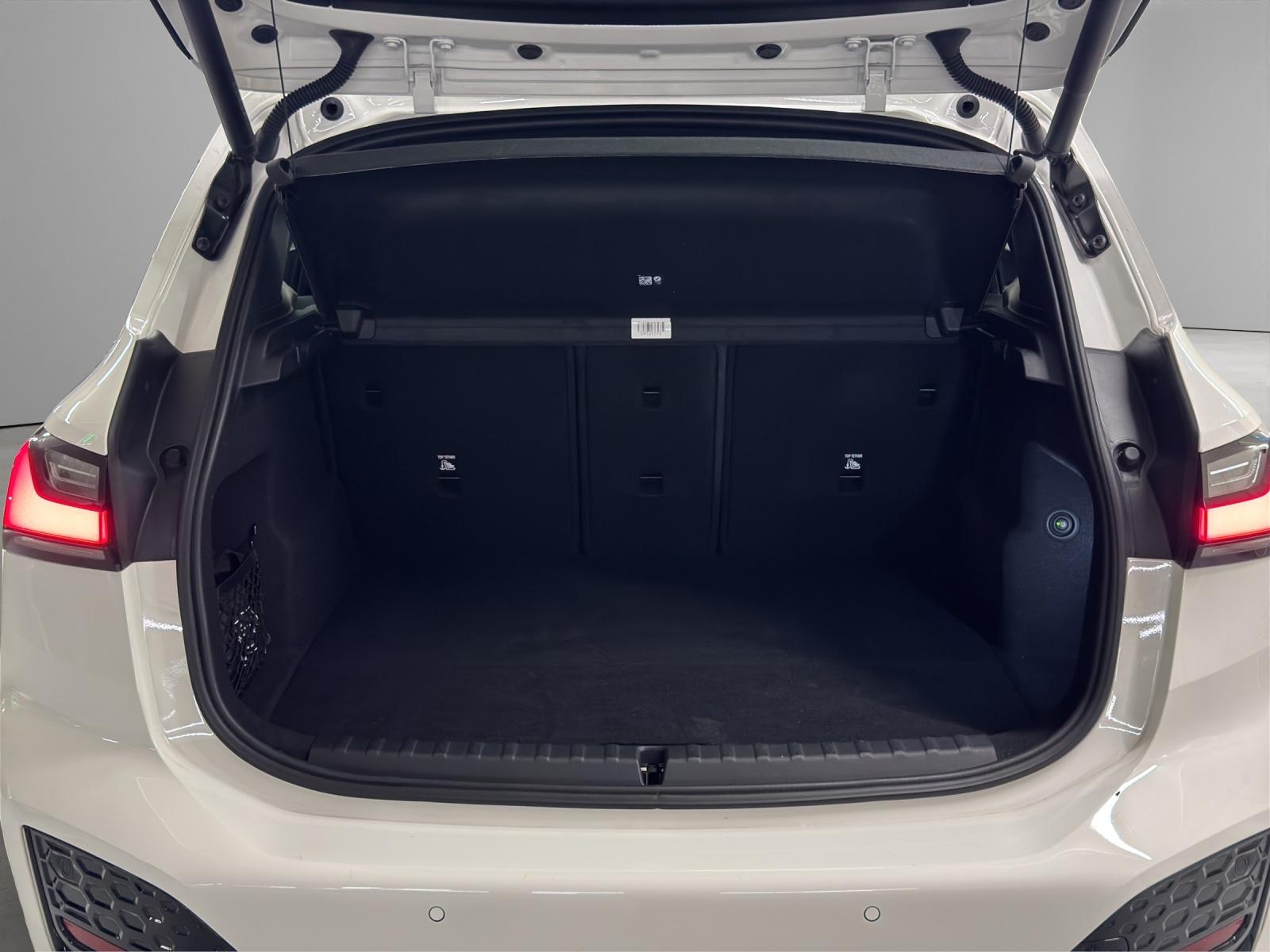 BMW 223d xDrive AT-image-9