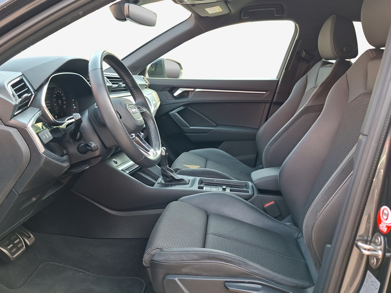 AUDI Q3 Sportback 35 TFSI S line Attraction S-tronic-image-7