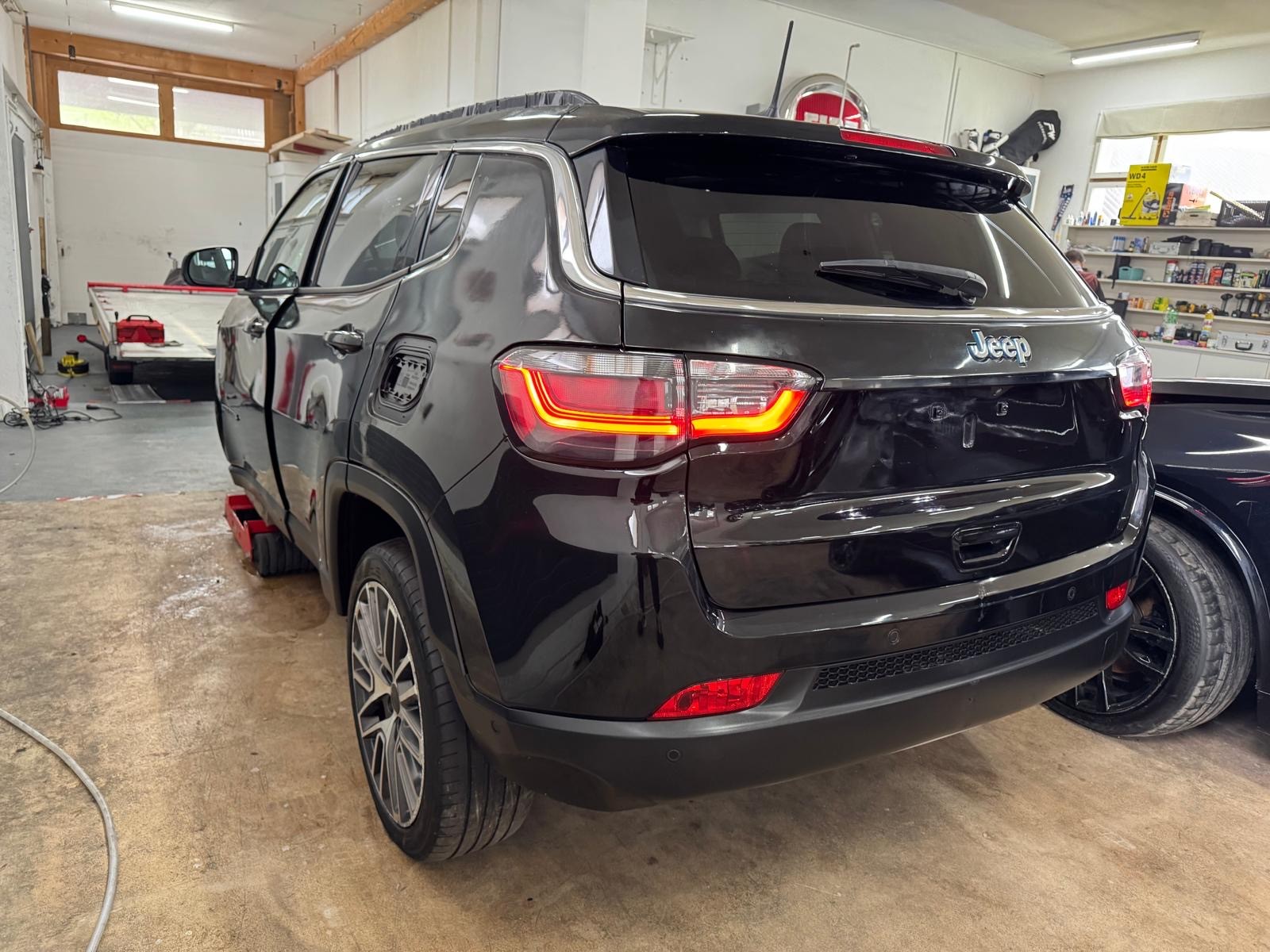 JEEP Compass 1.3 T PHEV Swiss Limited Plus AWD-image-2