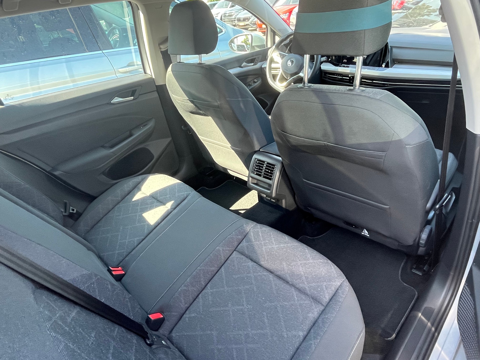 VW 1.0 eTSI Life DSG-image-1