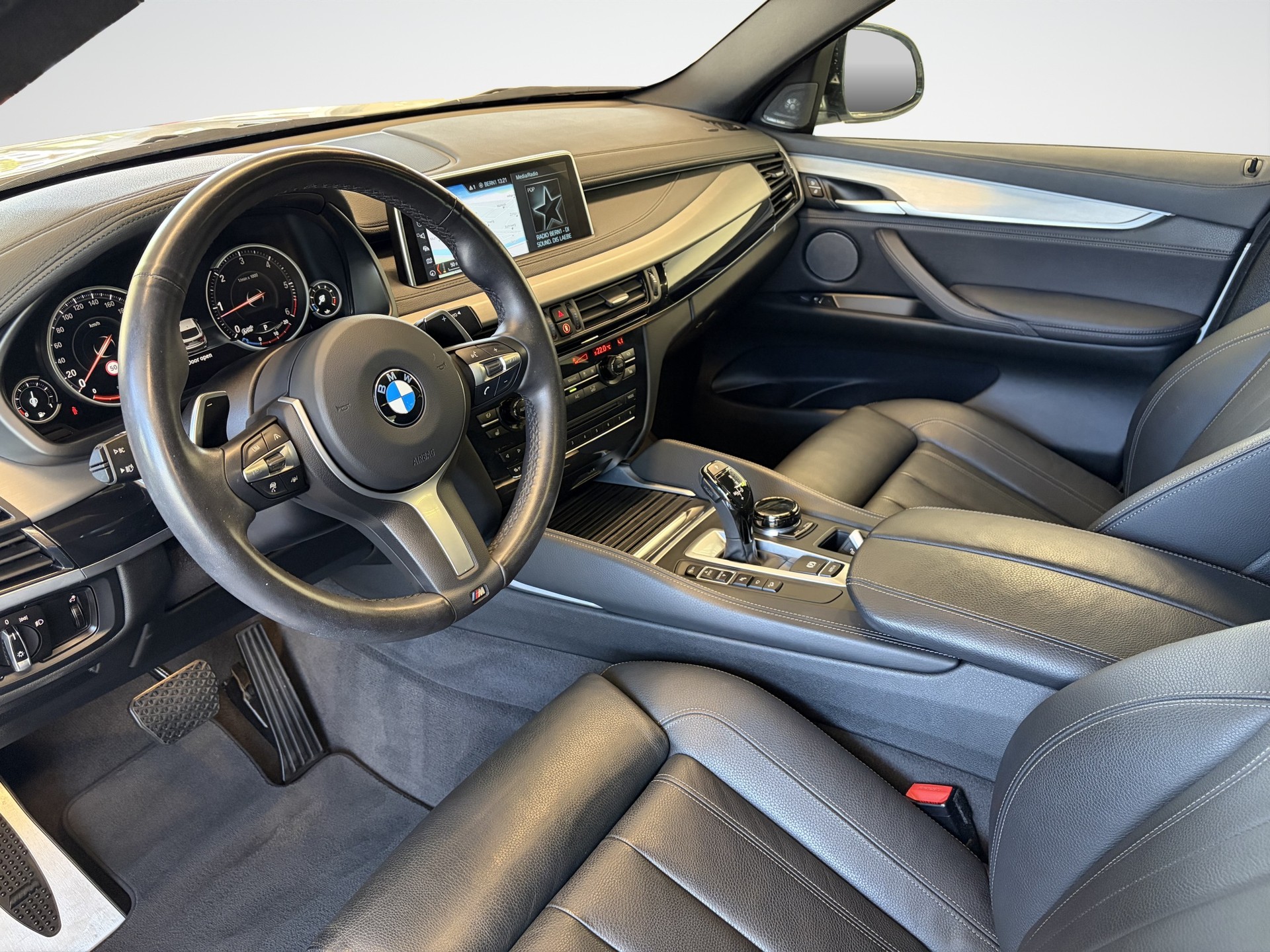 BMW X6 xDrive 40d Pure M Sport Steptronic-image-9