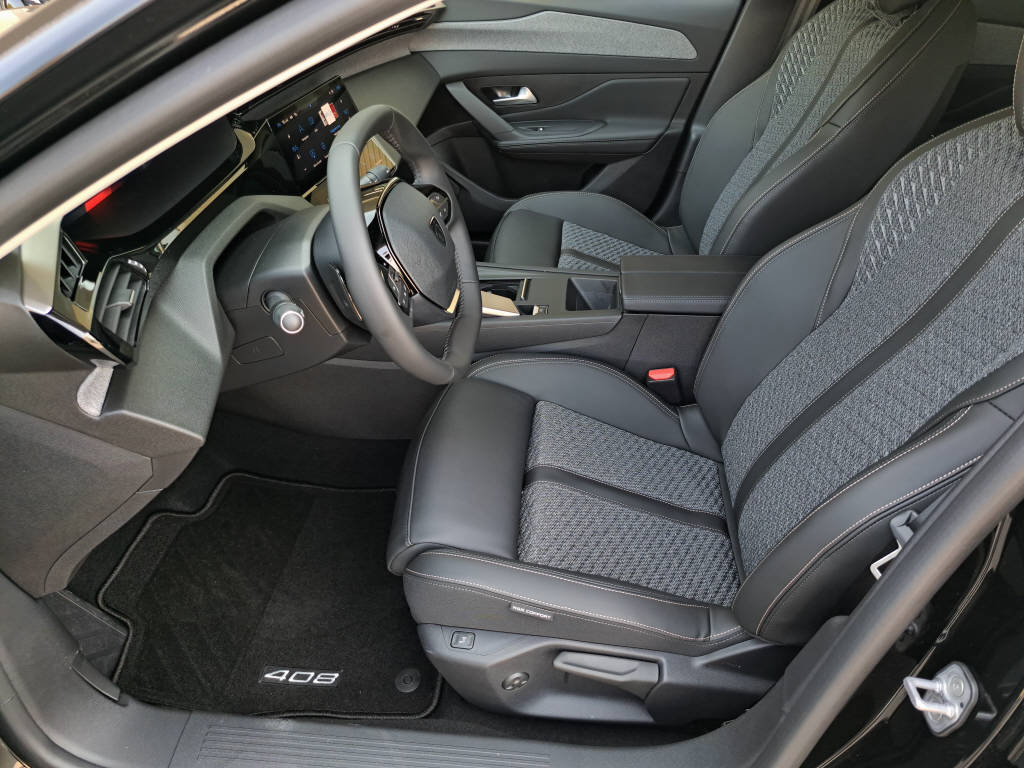 PEUGEOT 408 1.6 PHEV 240cv Allure-image-7