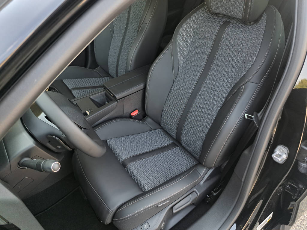 PEUGEOT 408 1.6 PHEV 240cv Allure-image-8