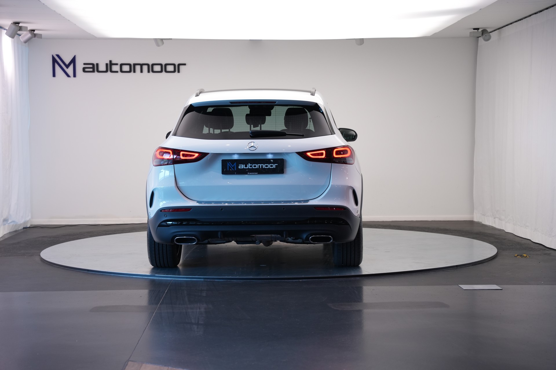 MERCEDES-BENZ GLA 250 4Matic AMG Line 8G-DCT *CH-Fahrzeug* *AHK* *Panorama*-image-5