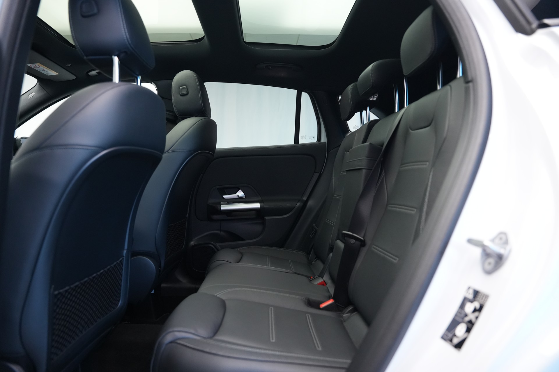MERCEDES-BENZ GLA 250 4Matic AMG Line 8G-DCT *CH-Fahrzeug* *AHK* *Panorama*-image-15
