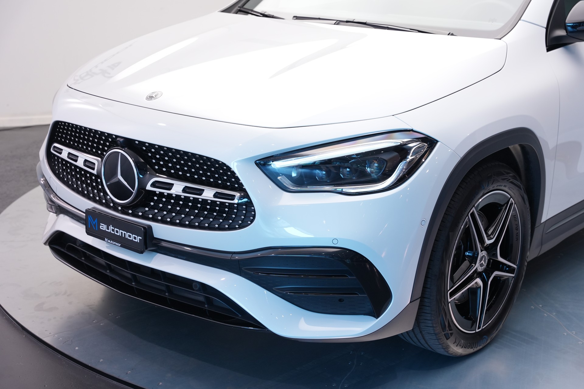 MERCEDES-BENZ GLA 250 4Matic AMG Line 8G-DCT *CH-Fahrzeug* *AHK* *Panorama*-image-40