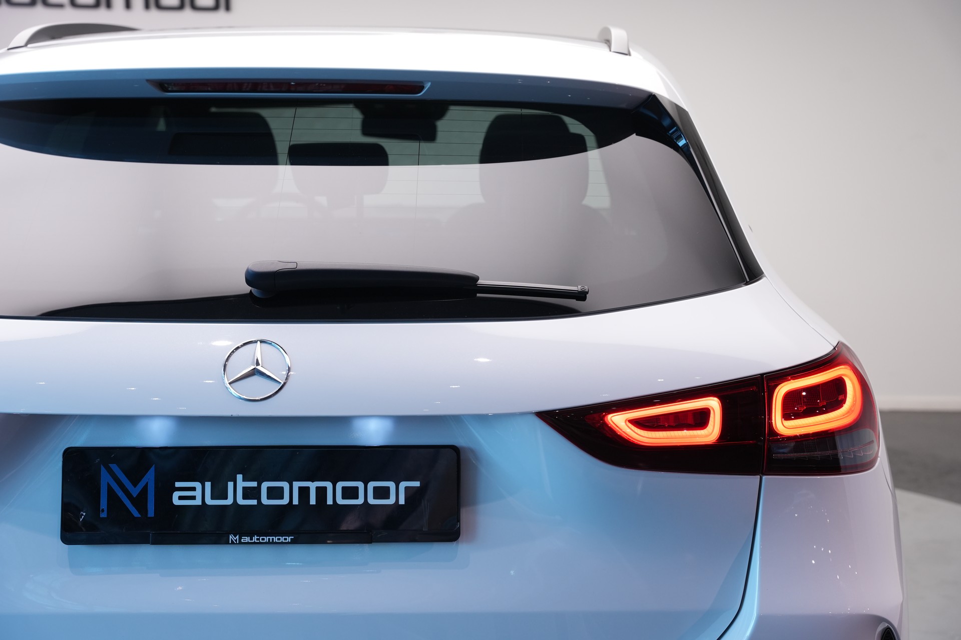 MERCEDES-BENZ GLA 250 4Matic AMG Line 8G-DCT *CH-Fahrzeug* *AHK* *Panorama*-image-36