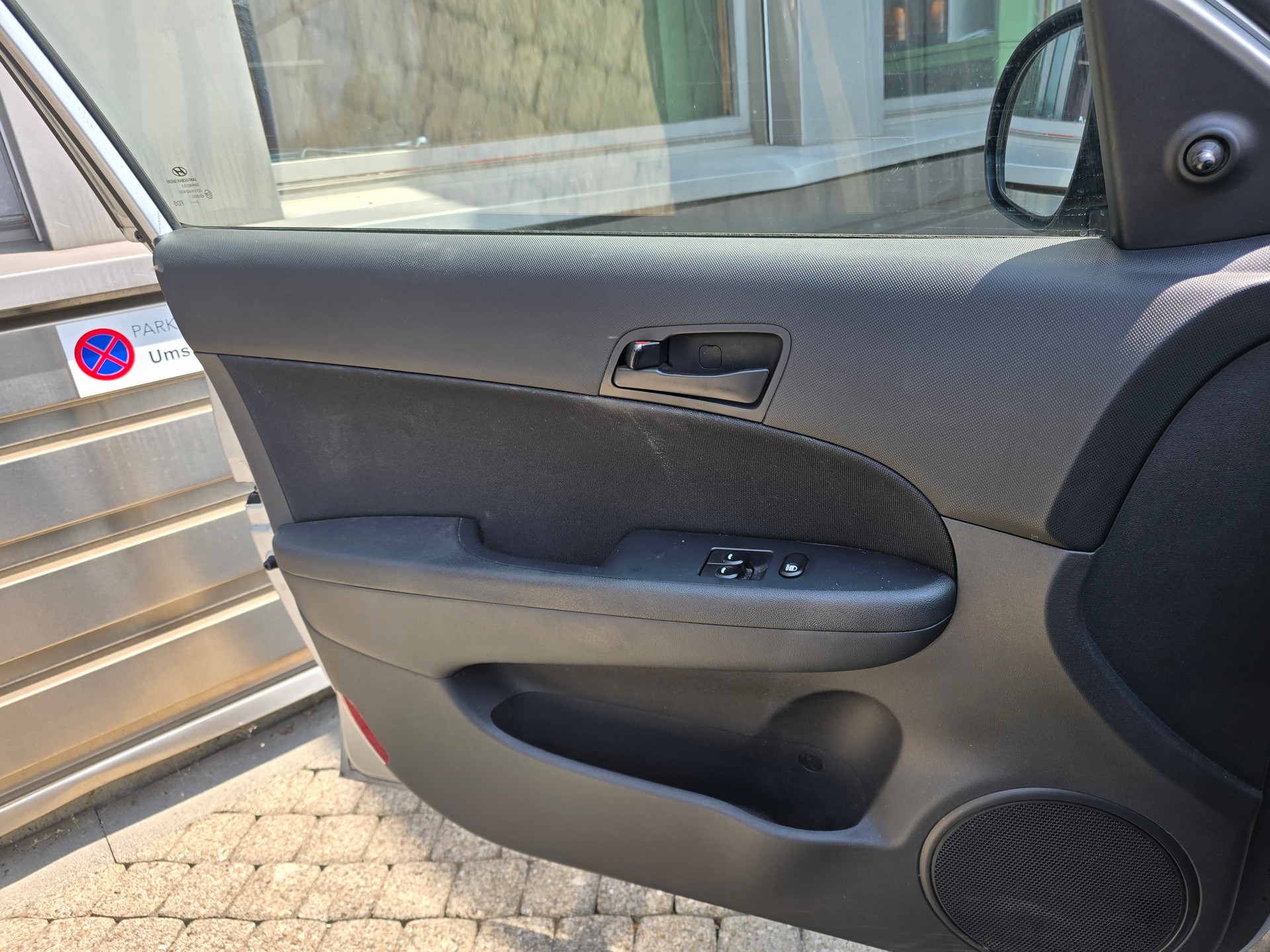 HYUNDAI i30 1.4 Comfort-image-10