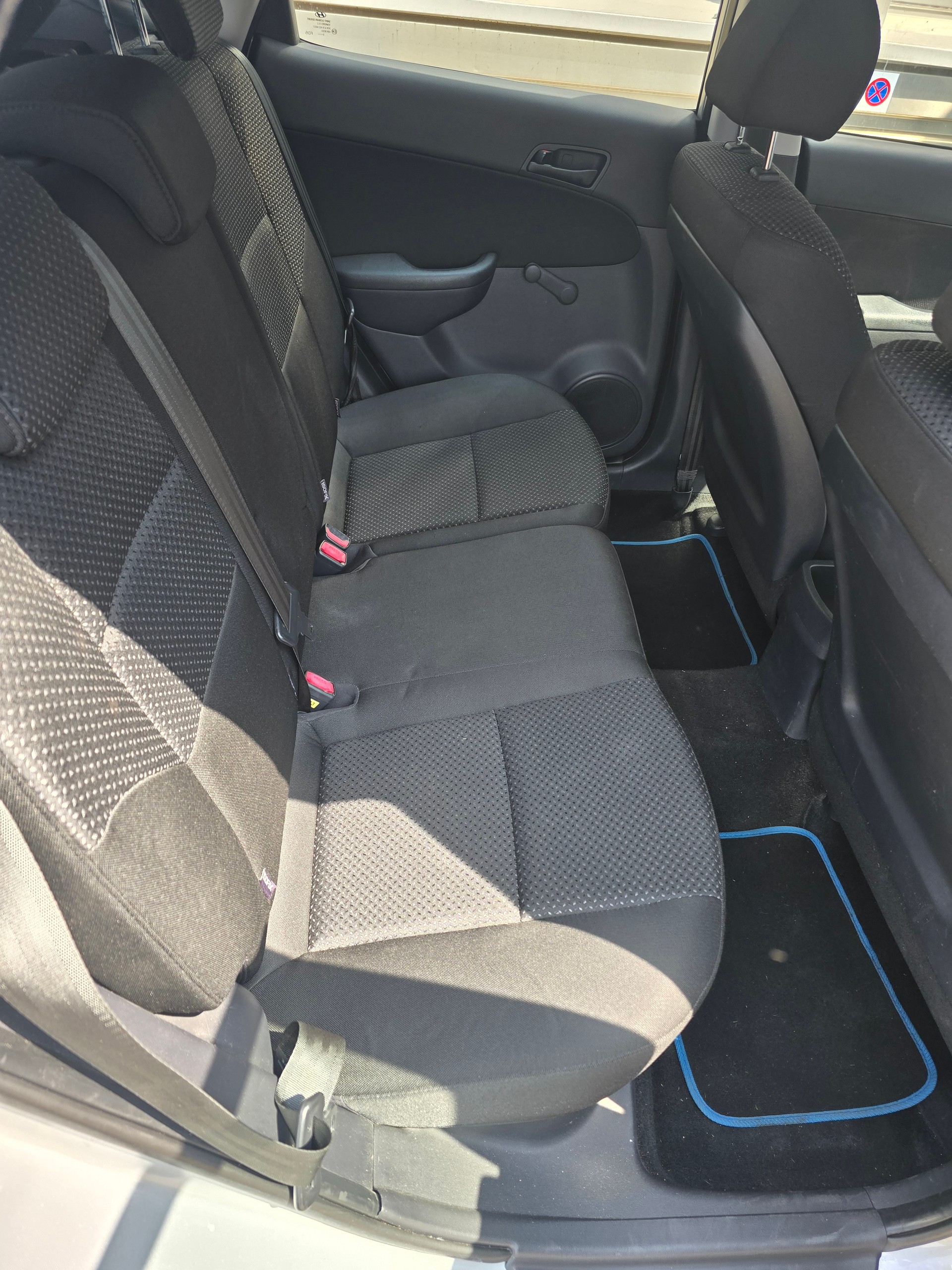 HYUNDAI i30 1.4 Comfort-image-14