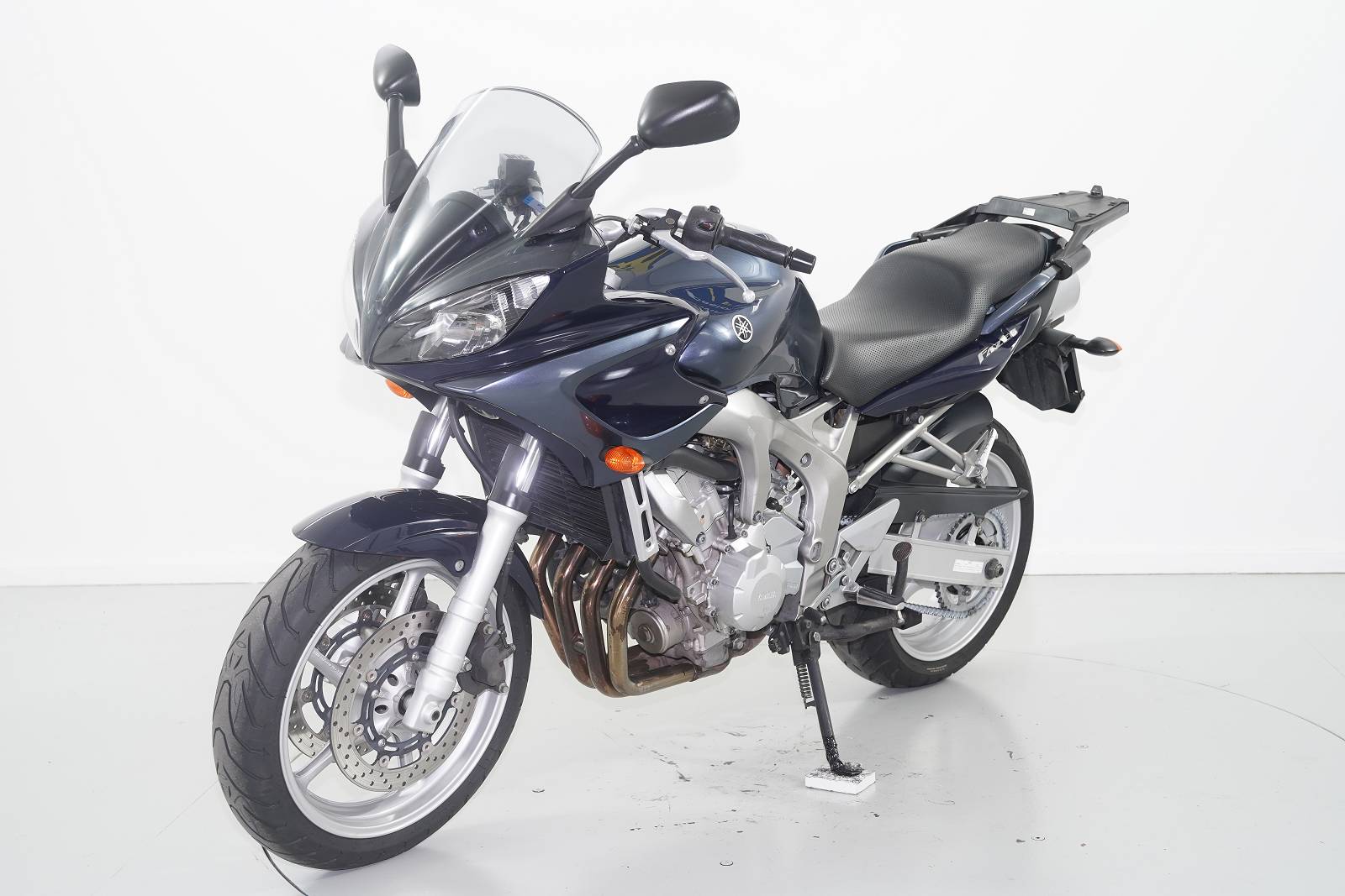 YAMAHA FZ6-S-showroom-element-2