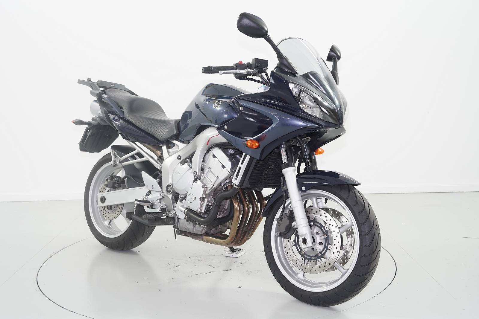 YAMAHA FZ6-S-showroom-element-1