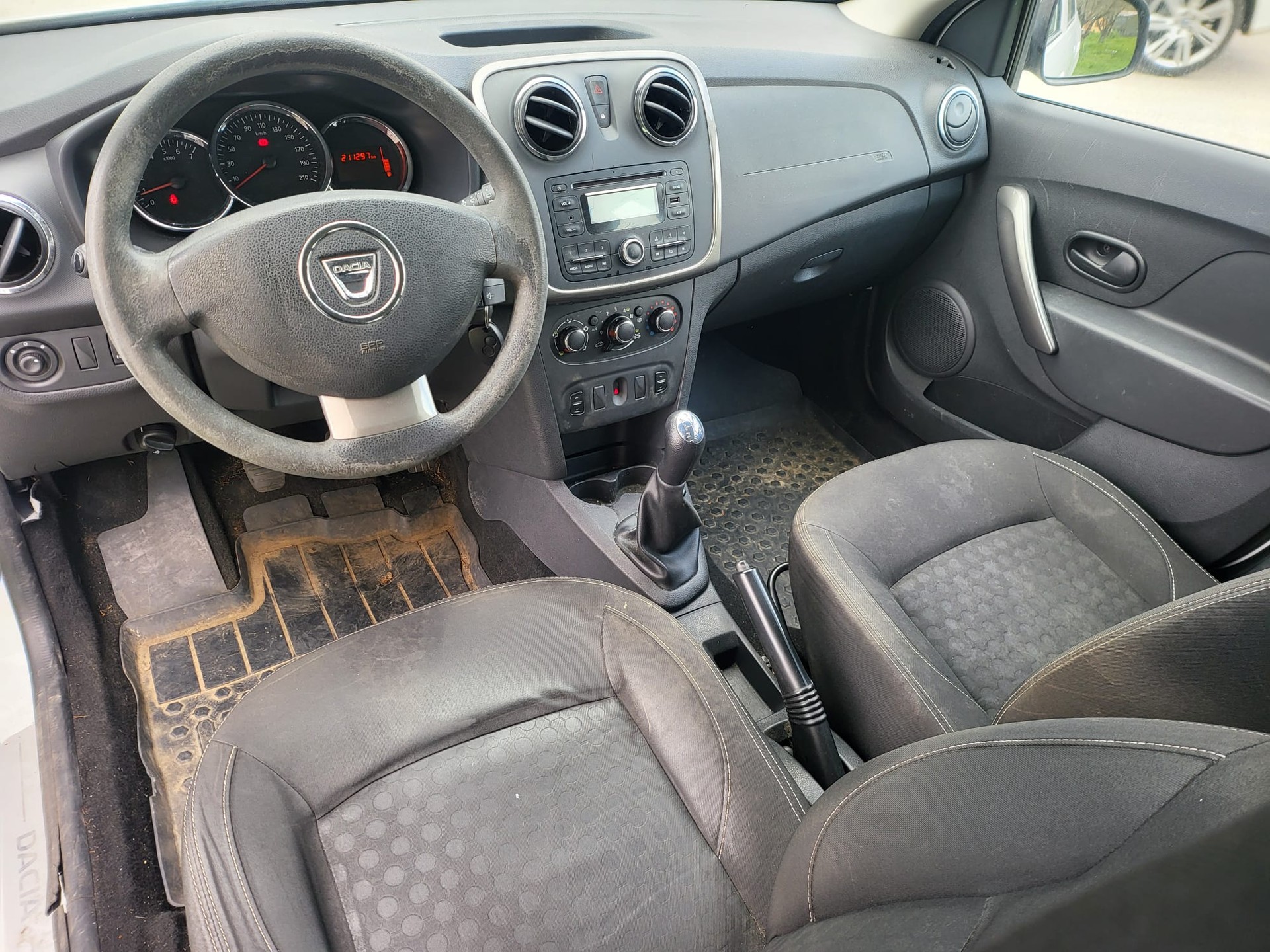DACIA Logan MCV 0.9 Lauréate-image-1
