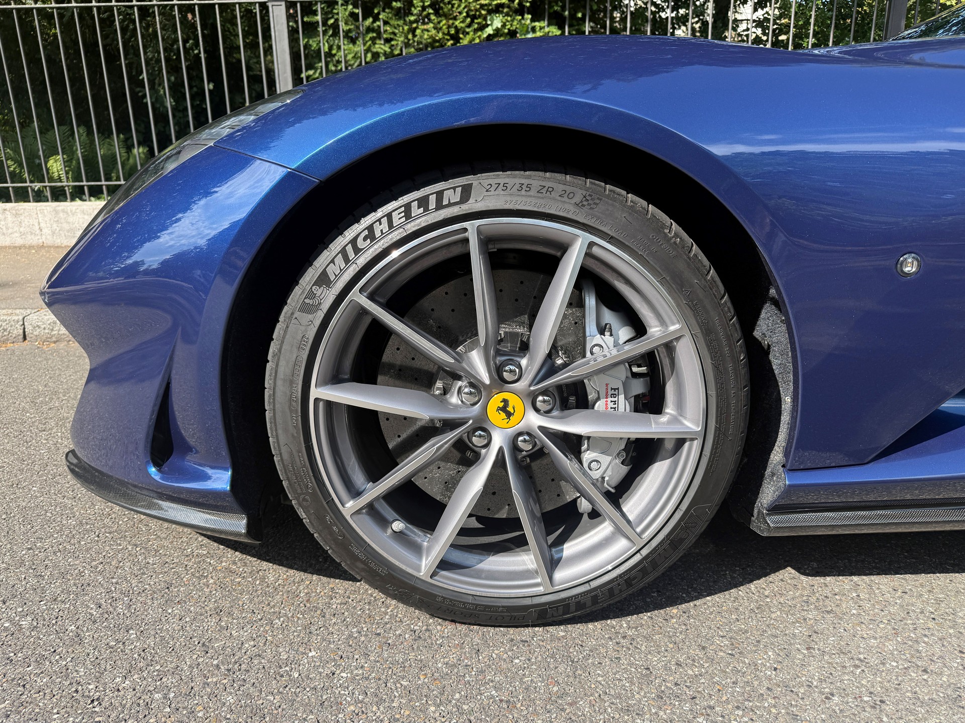FERRARI 812 GTS-showroom-element-3