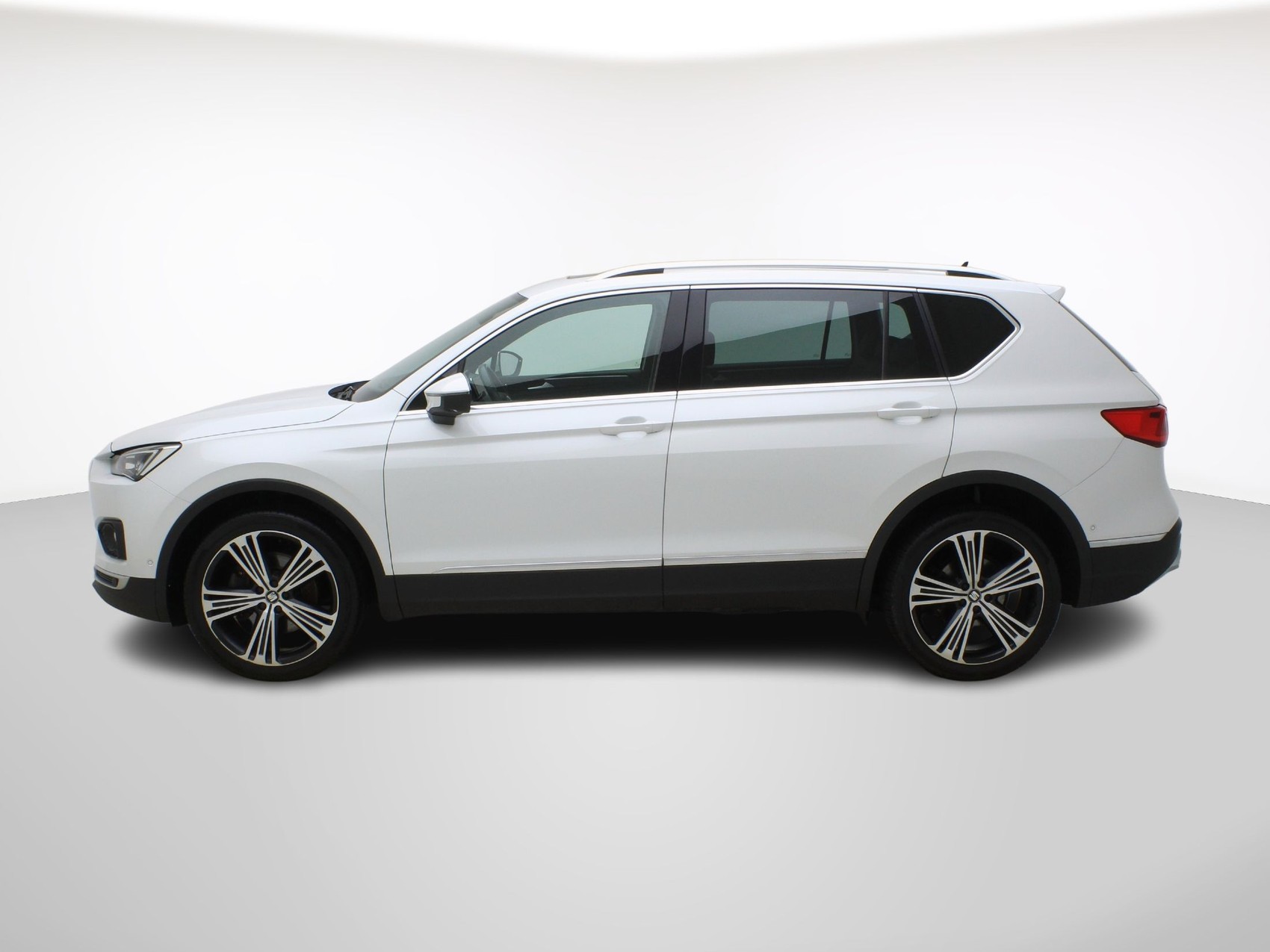 SEAT Tarraco 2.0 TDI DSG Xcellence 4Drive-image-2