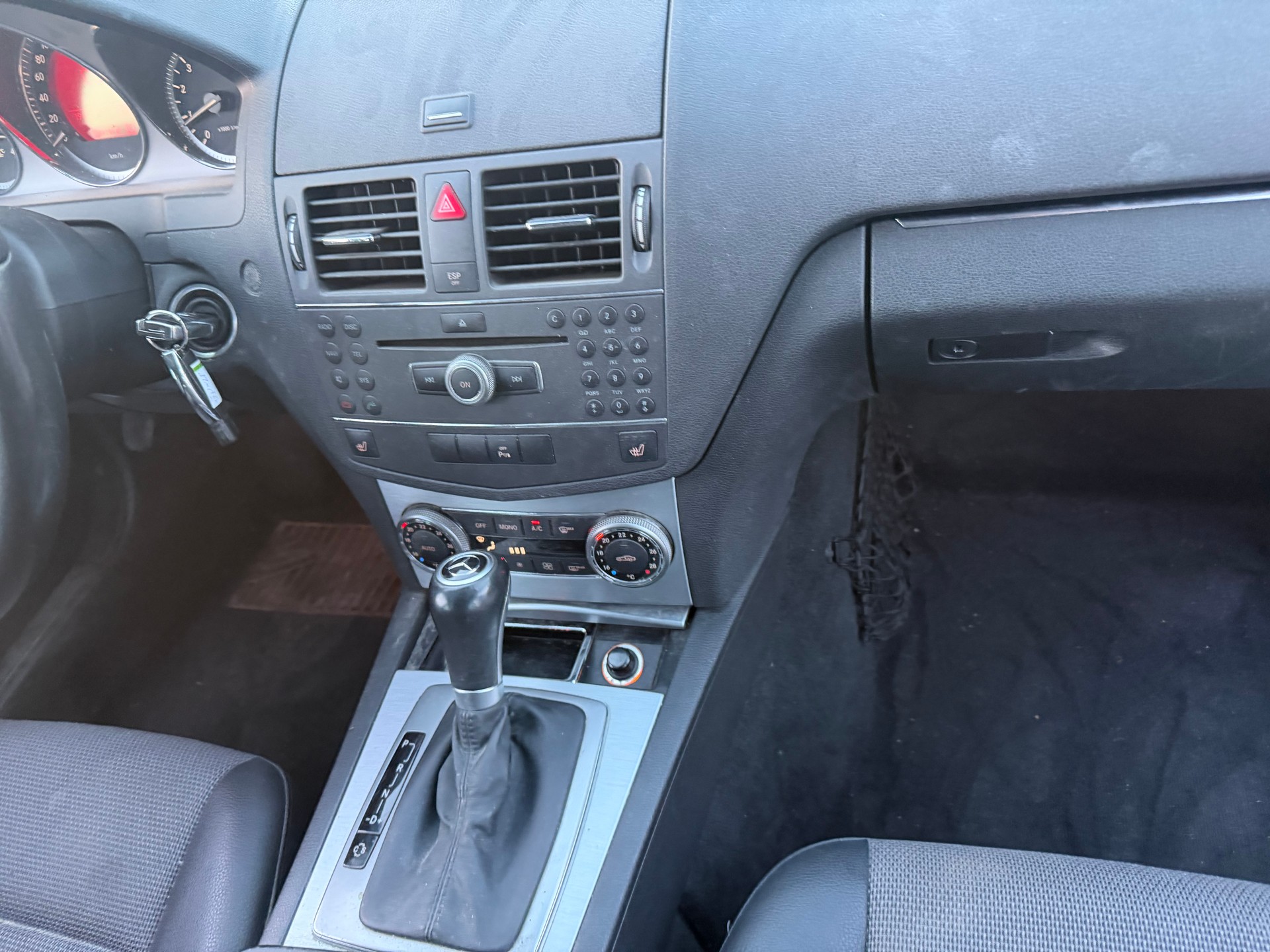 MERCEDES-BENZ C 200 CGI BlueEfficiency My Star Automatic-image-8
