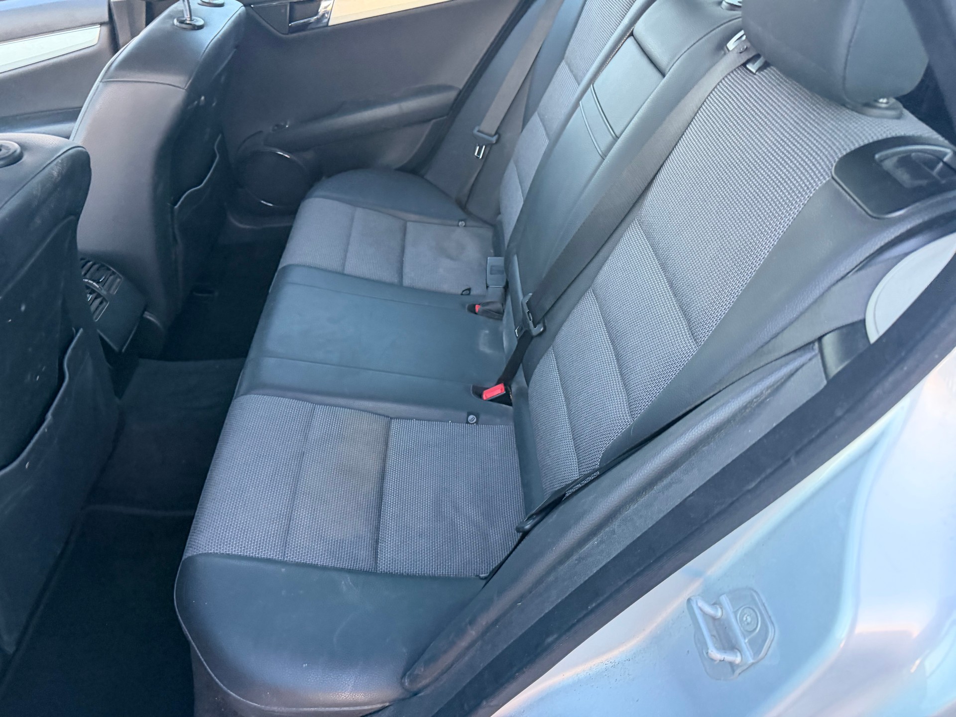 MERCEDES-BENZ C 200 CGI BlueEfficiency My Star Automatic-image-6
