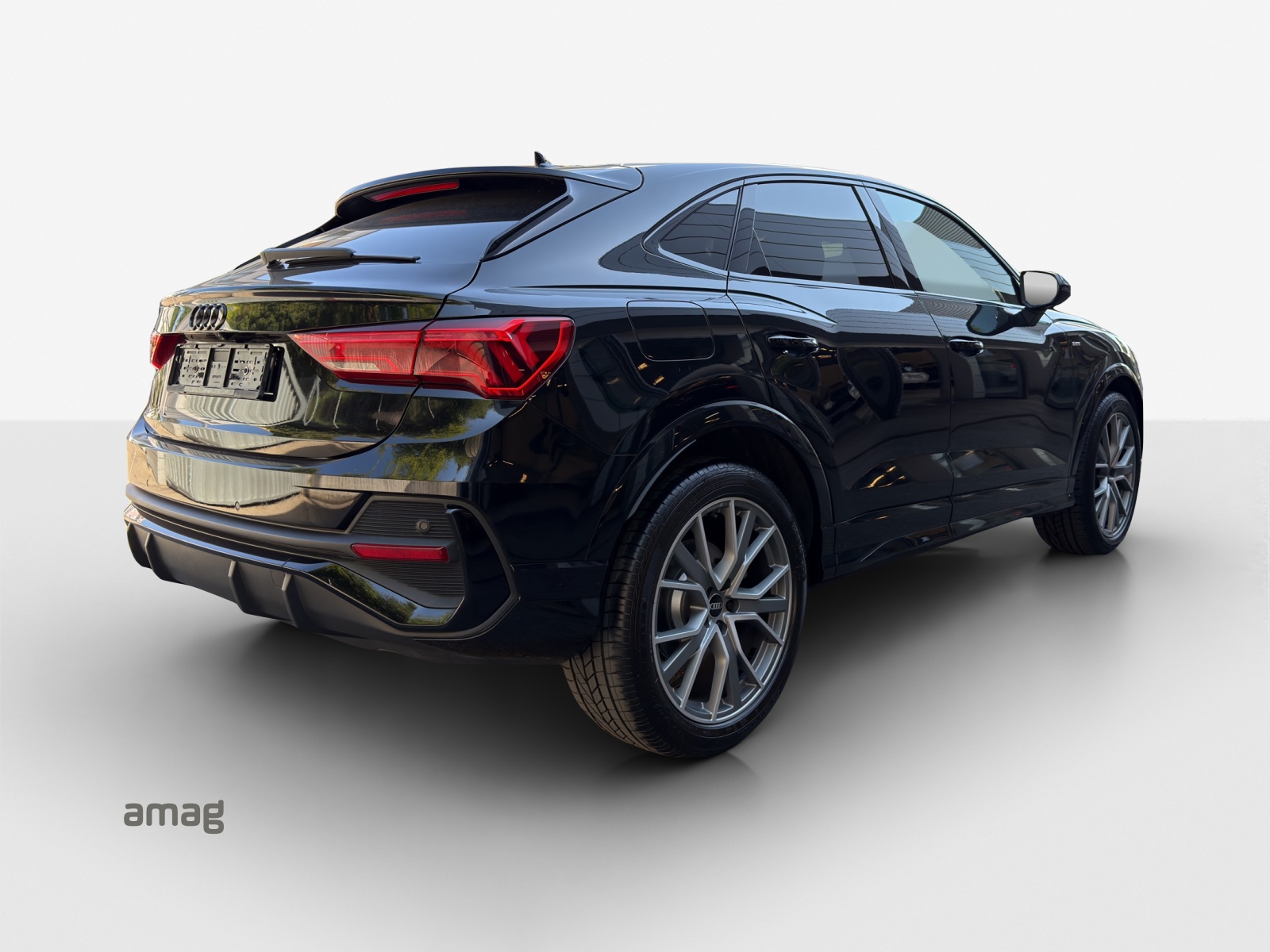AUDI Q3 Sportback 40 TDI S line Attraction quattro S-tronic-image-4