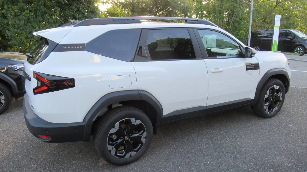 DACIA Bigster 1.2 Hybrid Extreme 4WD-image-3