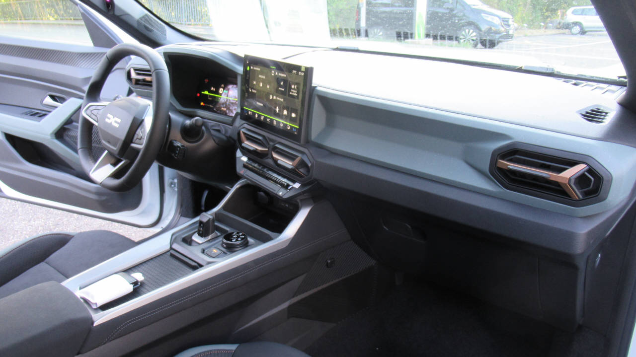 DACIA Bigster 1.2 Hybrid Extreme 4WD-image-11