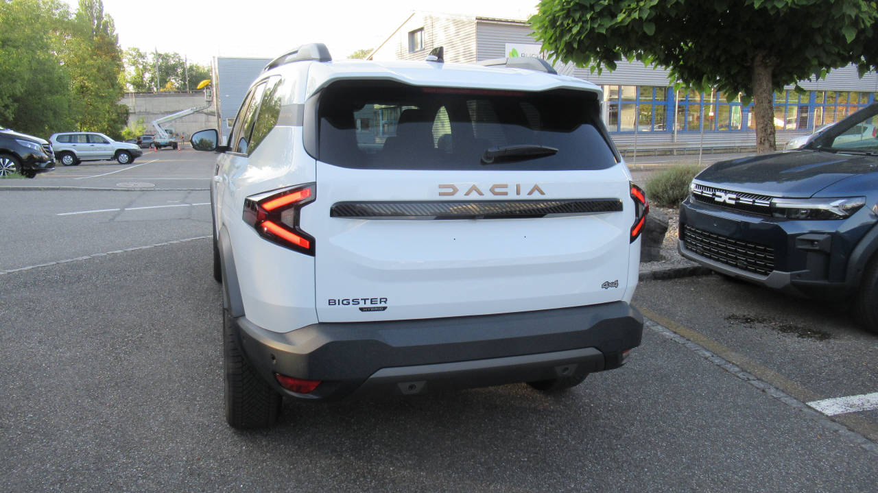 DACIA Bigster 1.2 Hybrid Extreme 4WD-image-2
