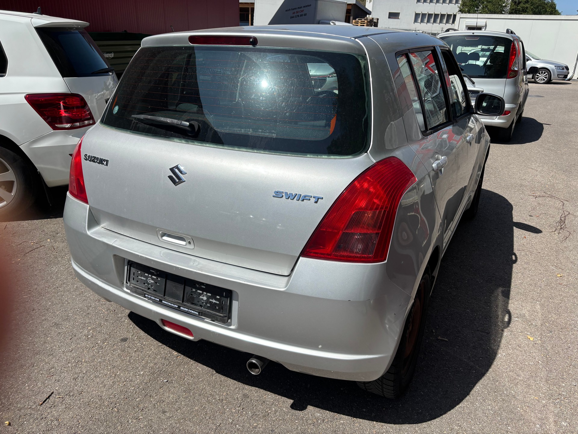 SUZUKI Swift 1.5i 16V VVT GL Top-image-2