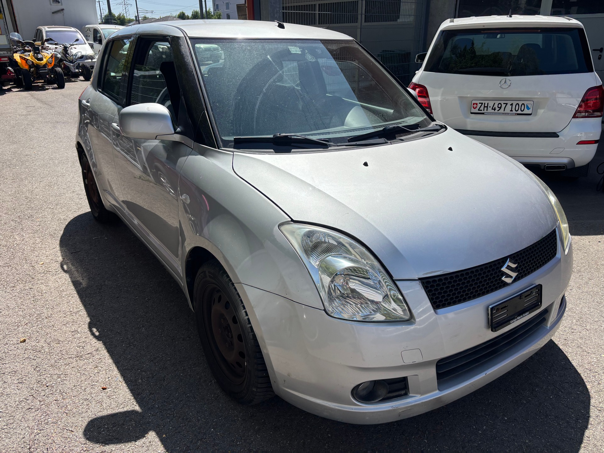 SUZUKI Swift 1.5i 16V VVT GL Top-image-1