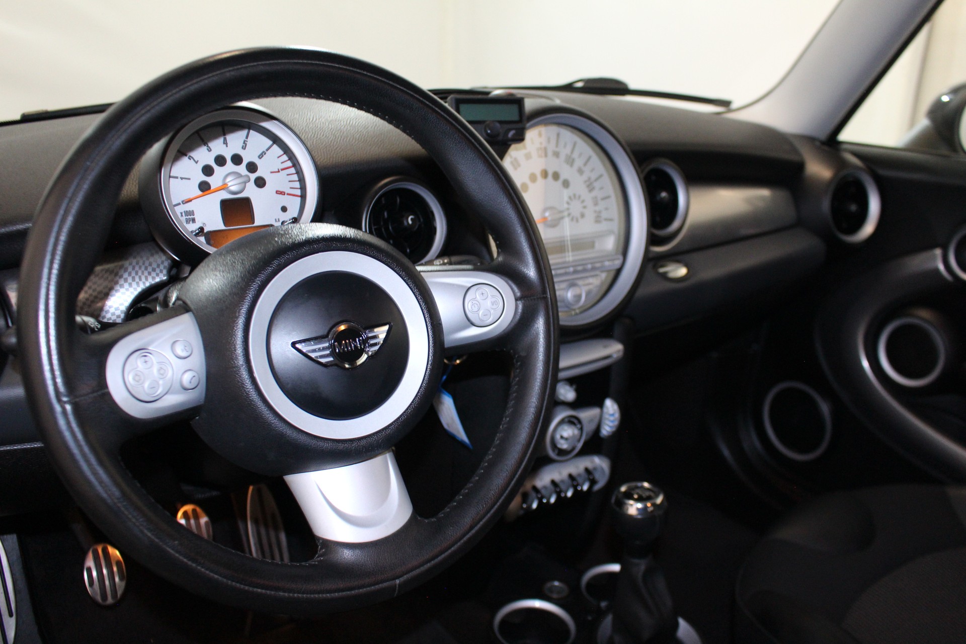 MINI Clubman R55 1.6i Cooper S-image-11