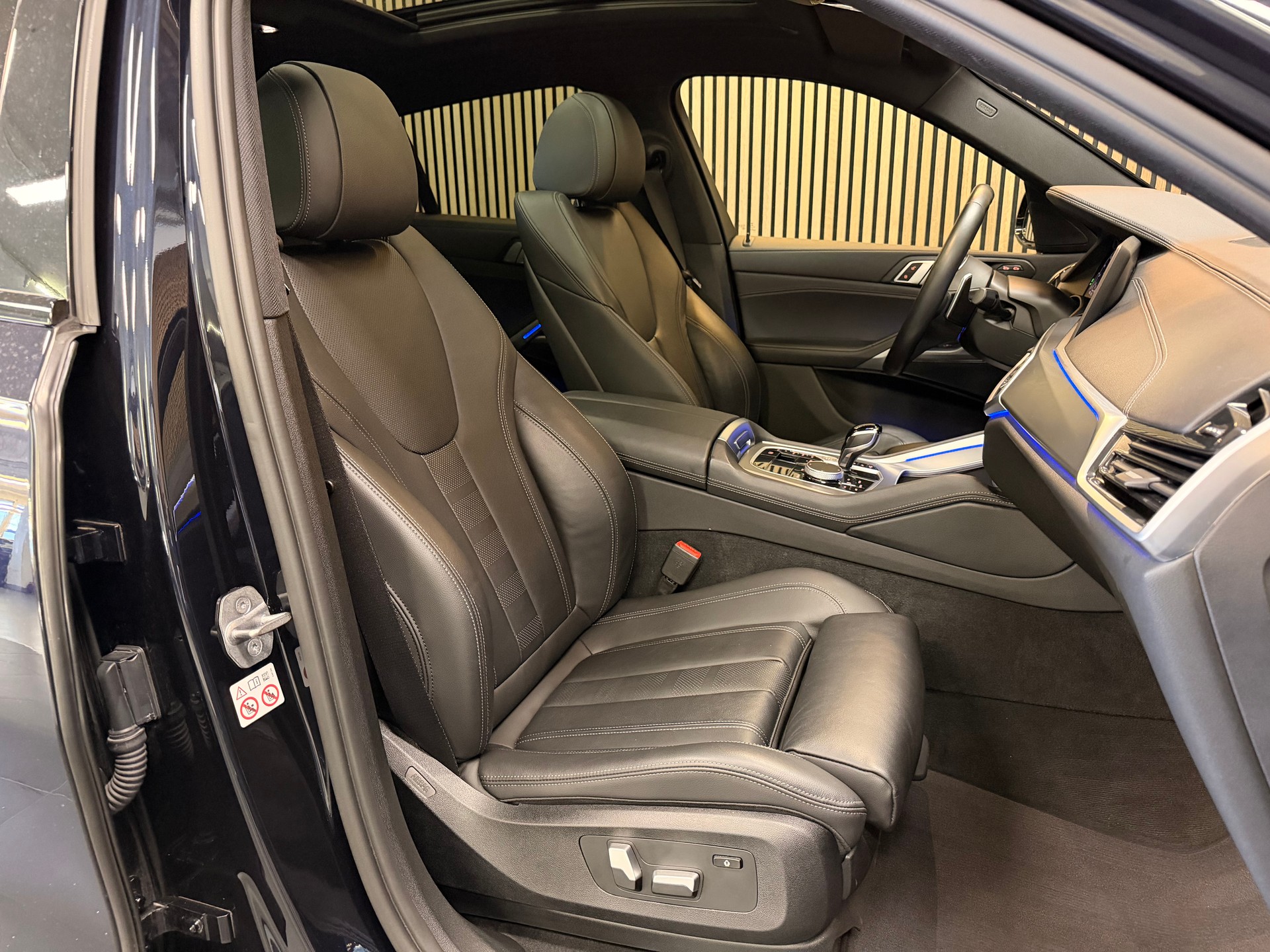 BMW X6 xDrive 48V 30d M Sport Steptronic-image-16