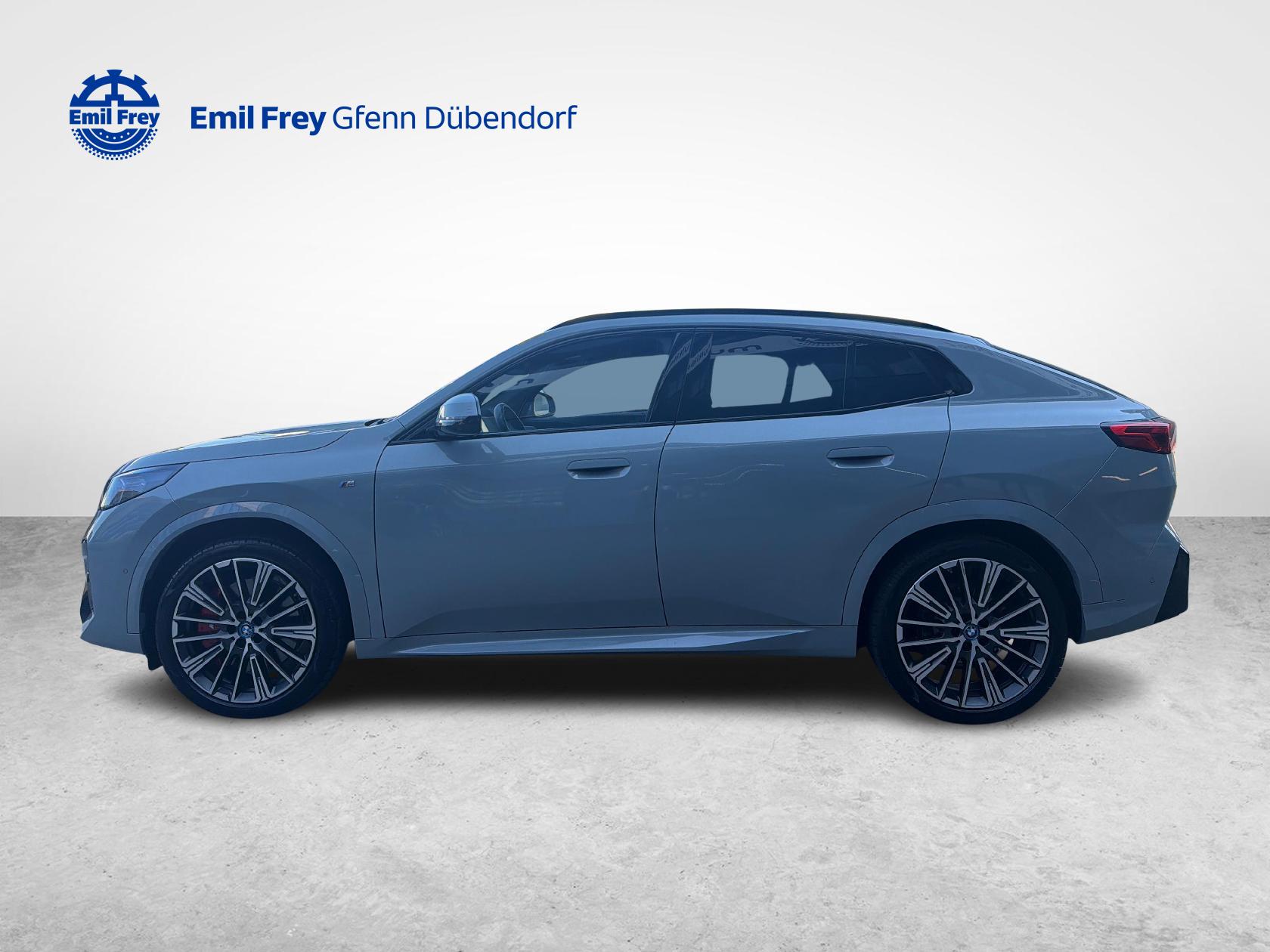 BMW iX2 30 xDrive30-image-4