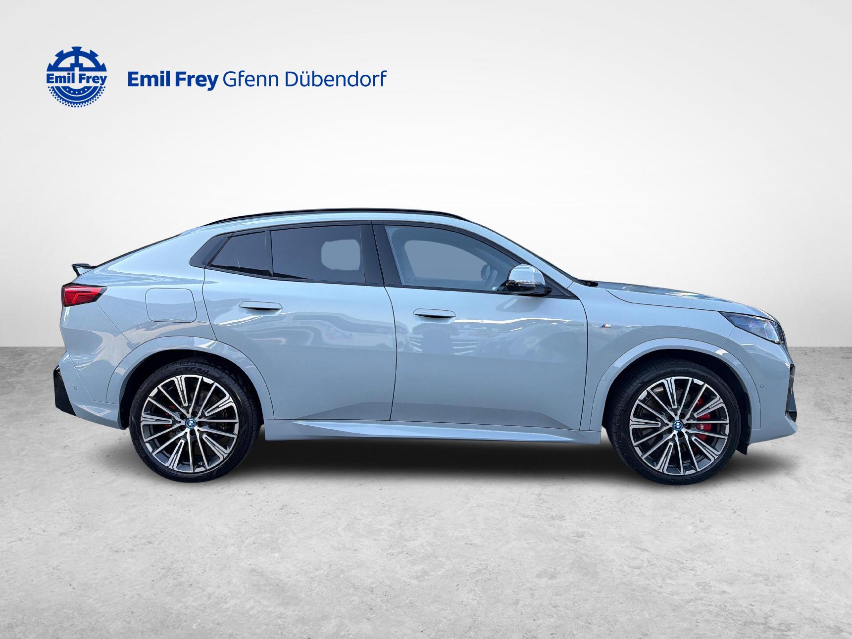 BMW iX2 30 xDrive30-image-5