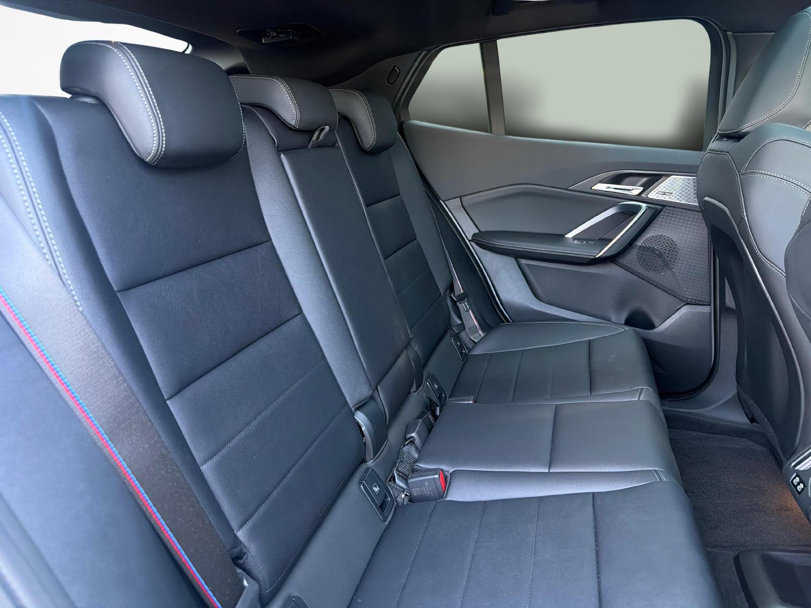 BMW iX2 30 xDrive30-image-18