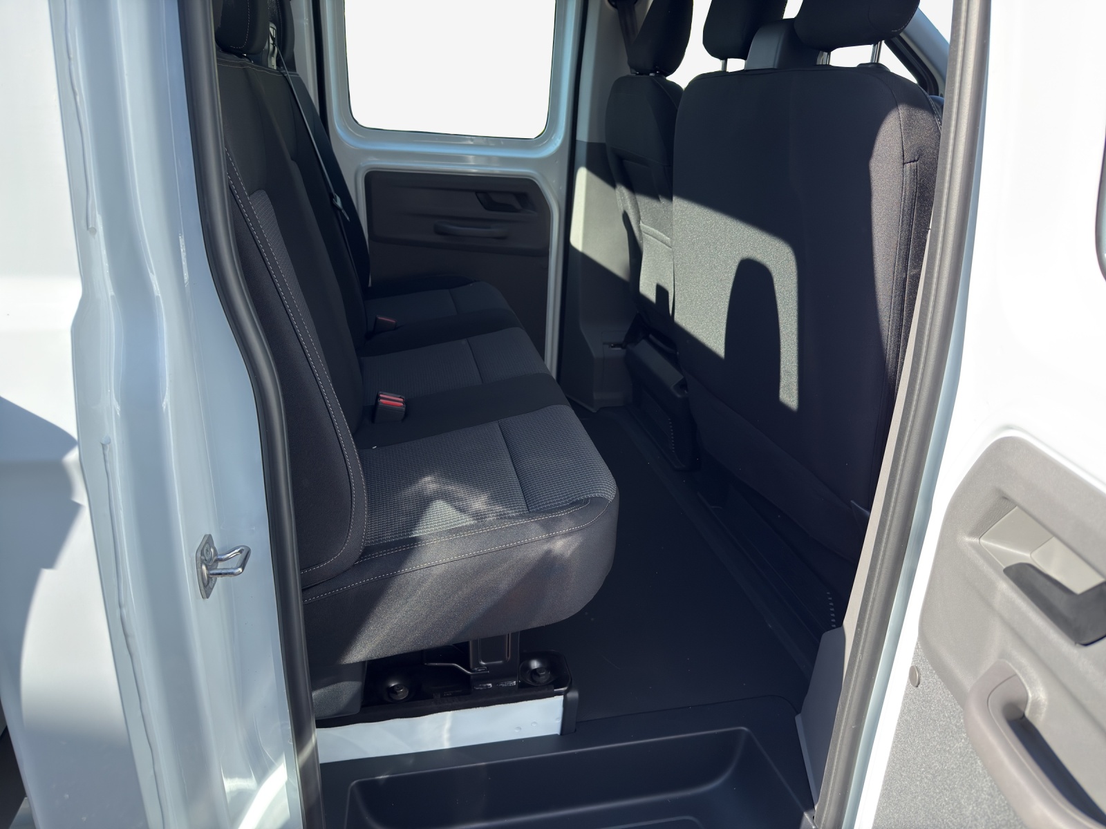 VW Transporter 2.0 TDI Automat-image-9