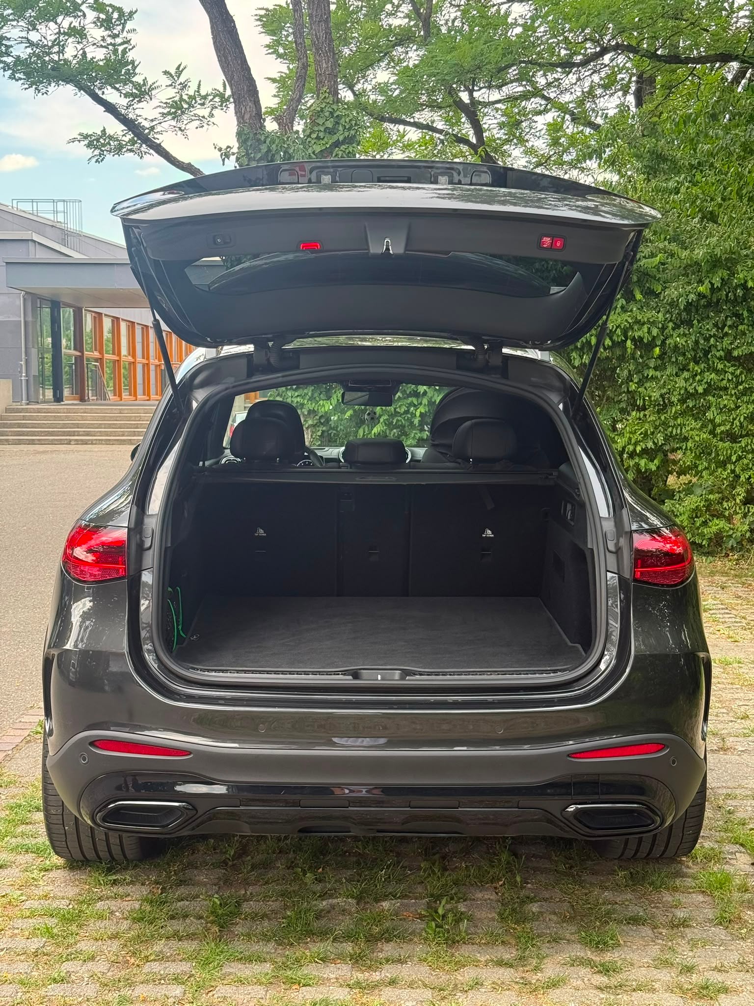 MERCEDES-BENZ GLC 200 4Matic 9G-Tronic Black-Edition-image-8