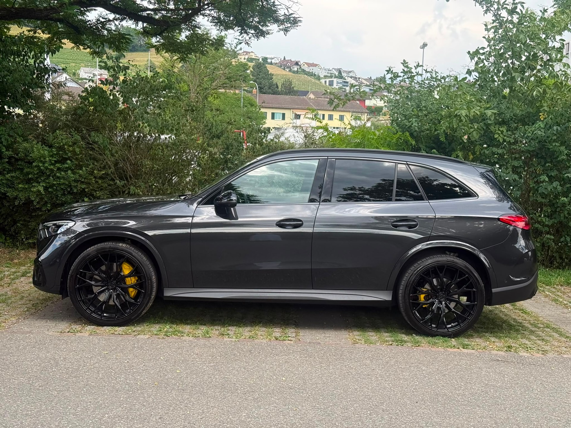 MERCEDES-BENZ GLC 200 4Matic 9G-Tronic Black-Edition-image-4