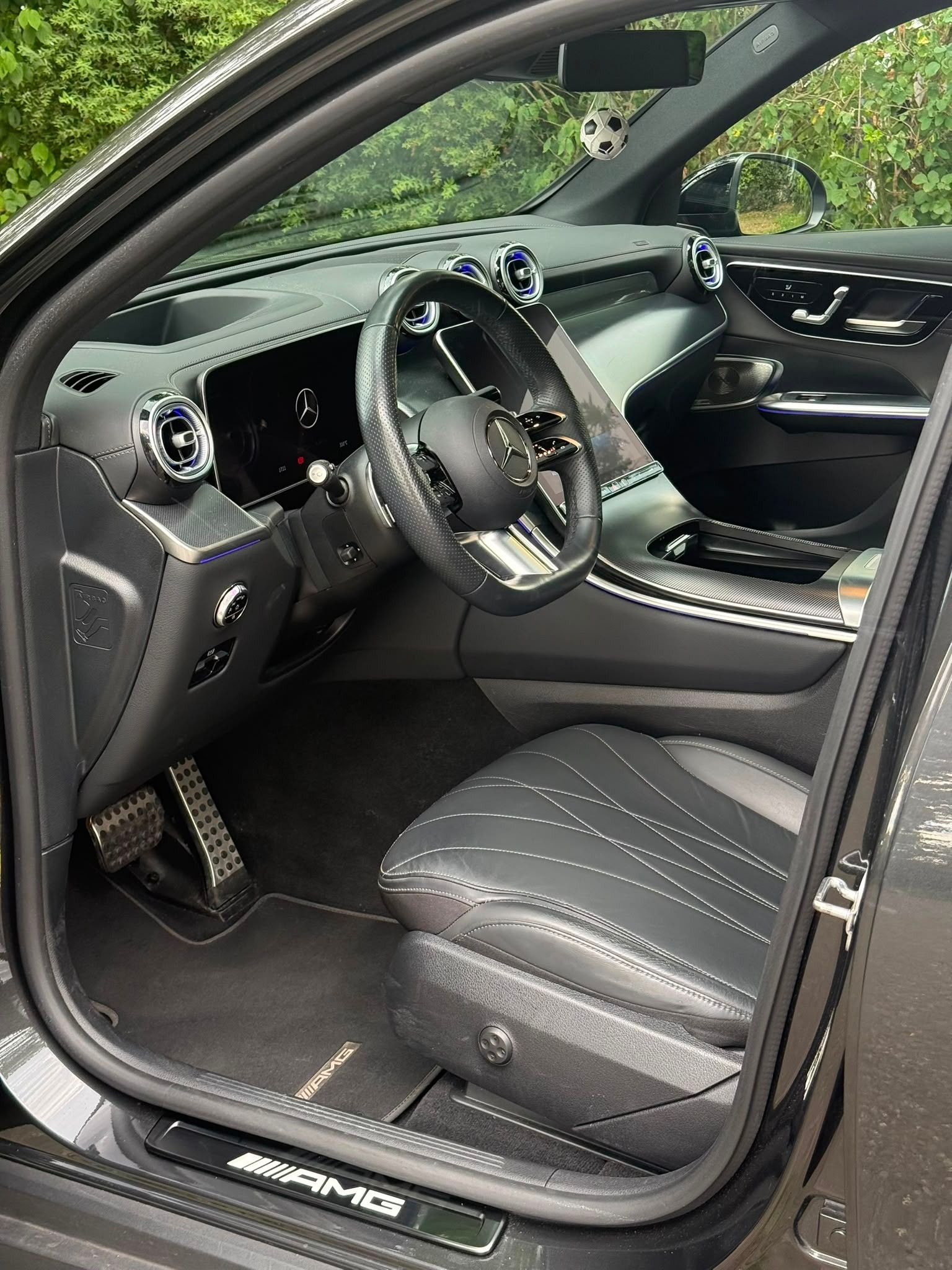 MERCEDES-BENZ GLC 200 4Matic 9G-Tronic Black-Edition-image-9