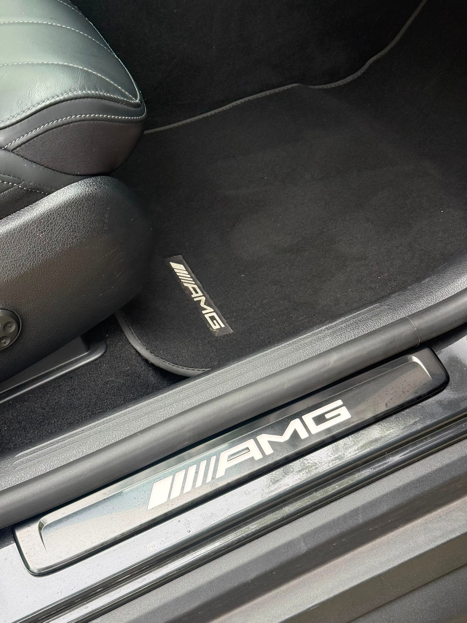 MERCEDES-BENZ GLC 200 4Matic 9G-Tronic Black-Edition-image-14