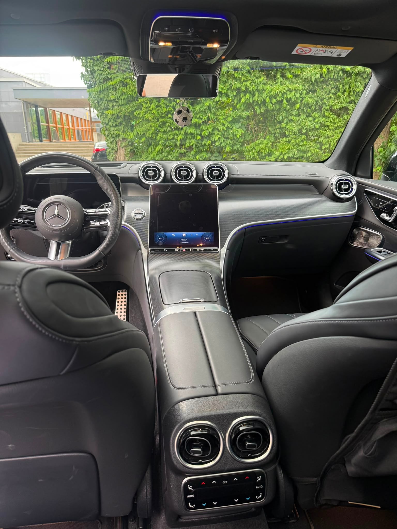 MERCEDES-BENZ GLC 200 4Matic 9G-Tronic Black-Edition-image-10