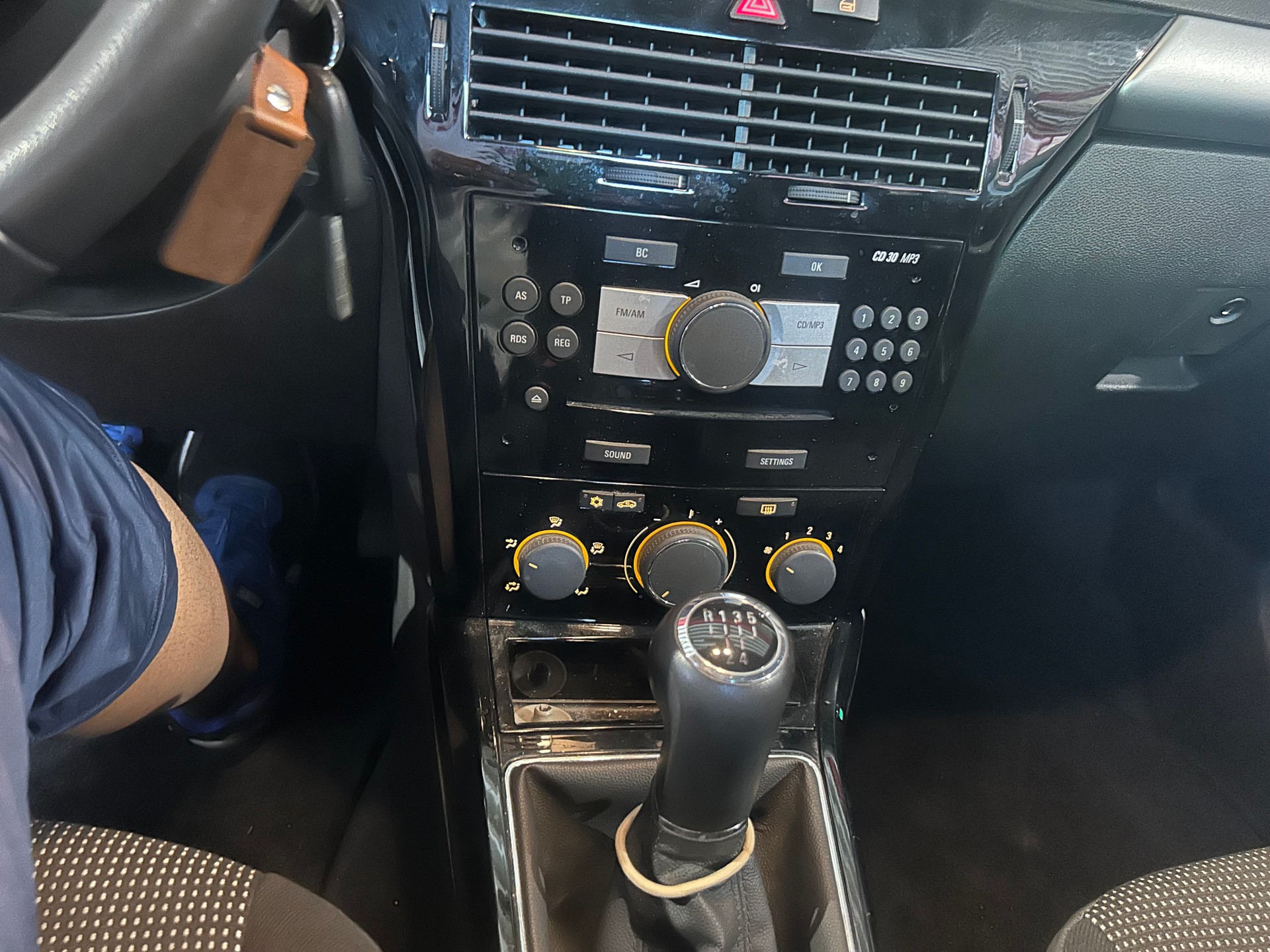 OPEL ASTRA-image-12